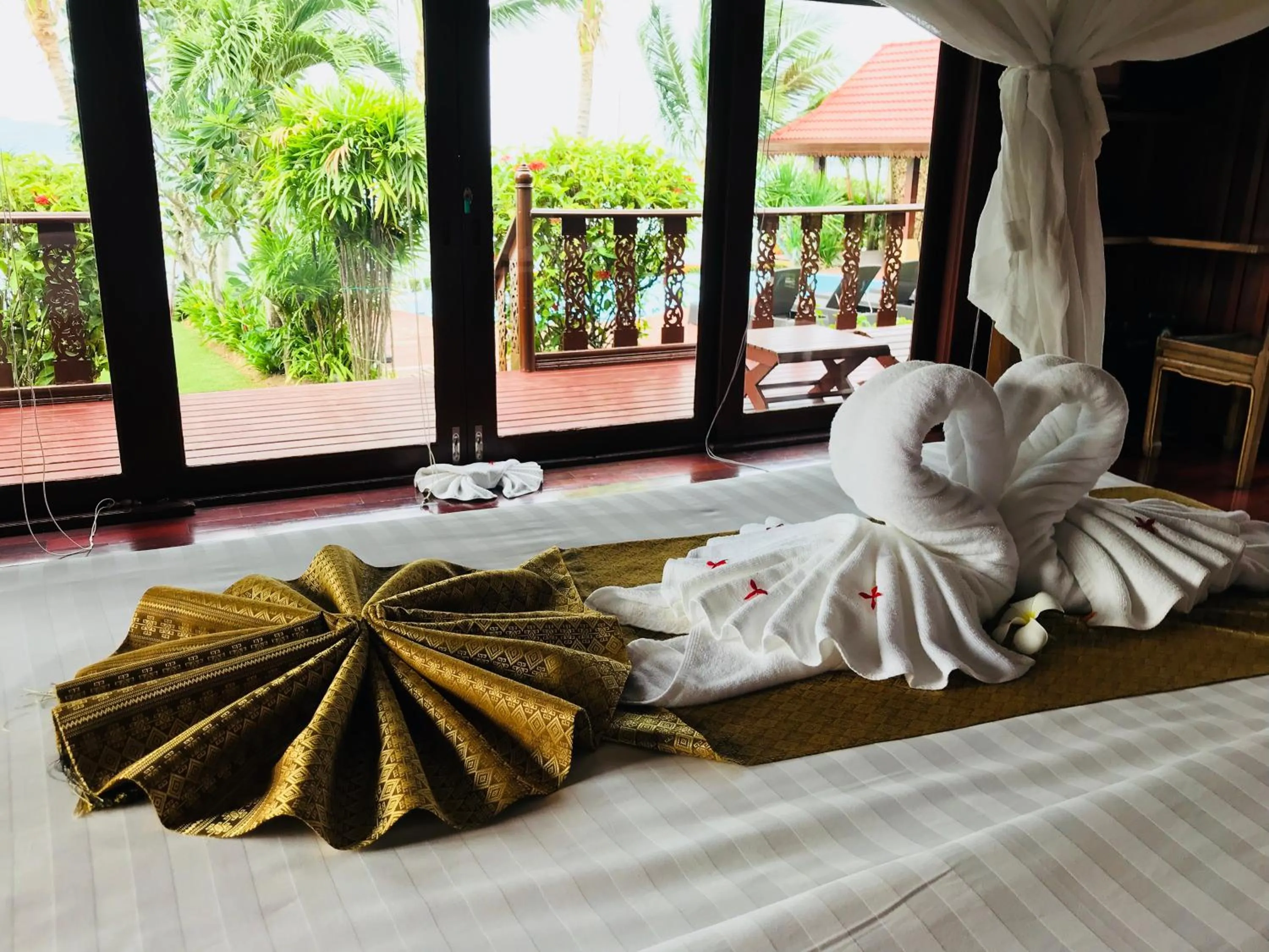 Garden view, Bed in Erawan Villa Hotel