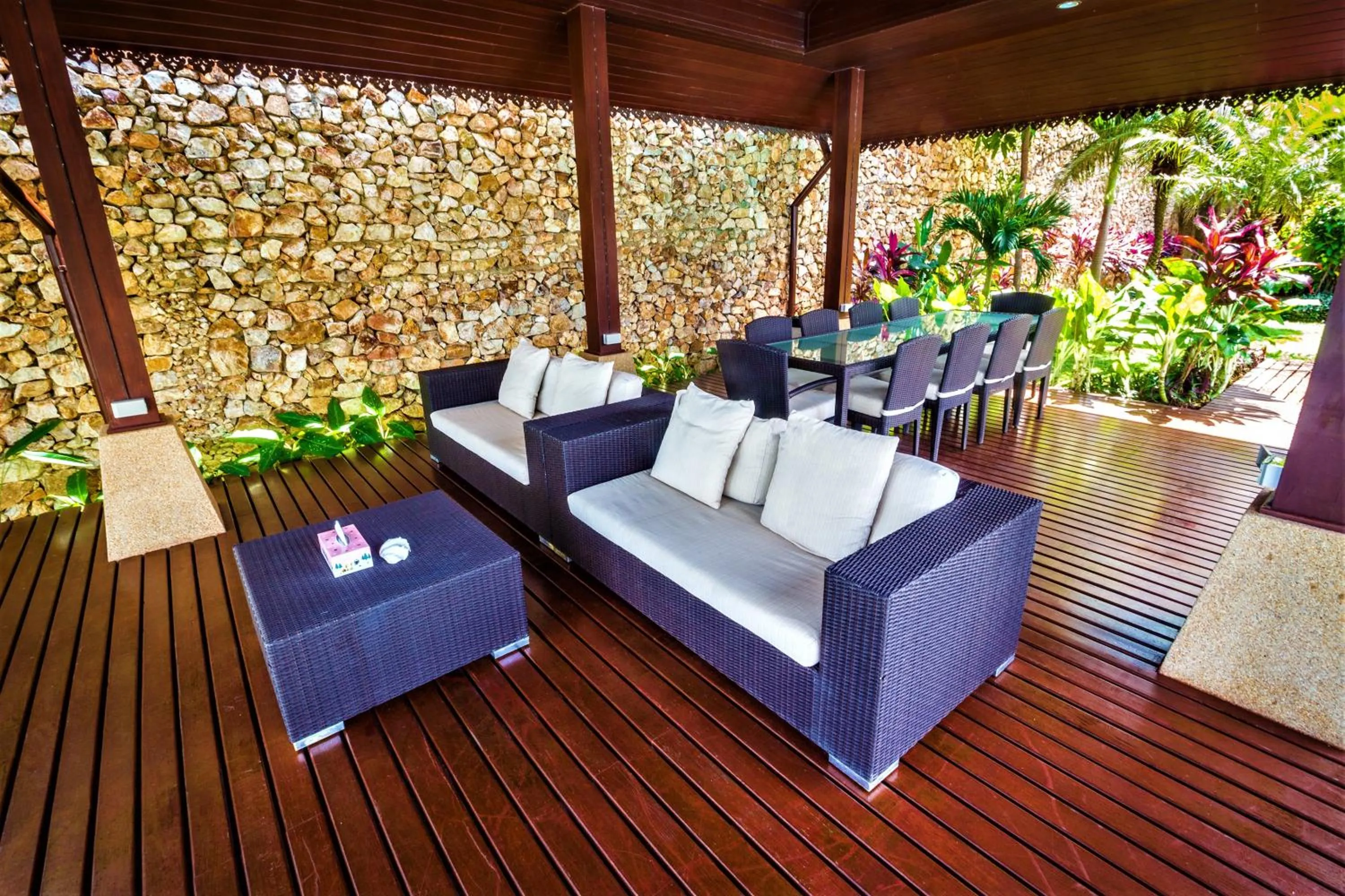 Patio in Erawan Villa Hotel