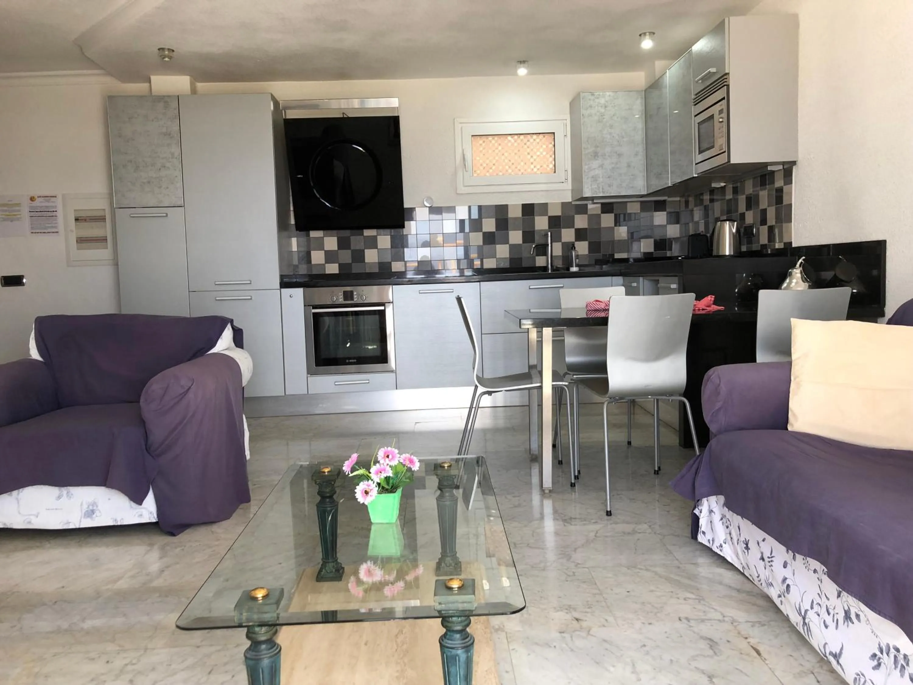 Coffee/tea facilities in Los Geranios