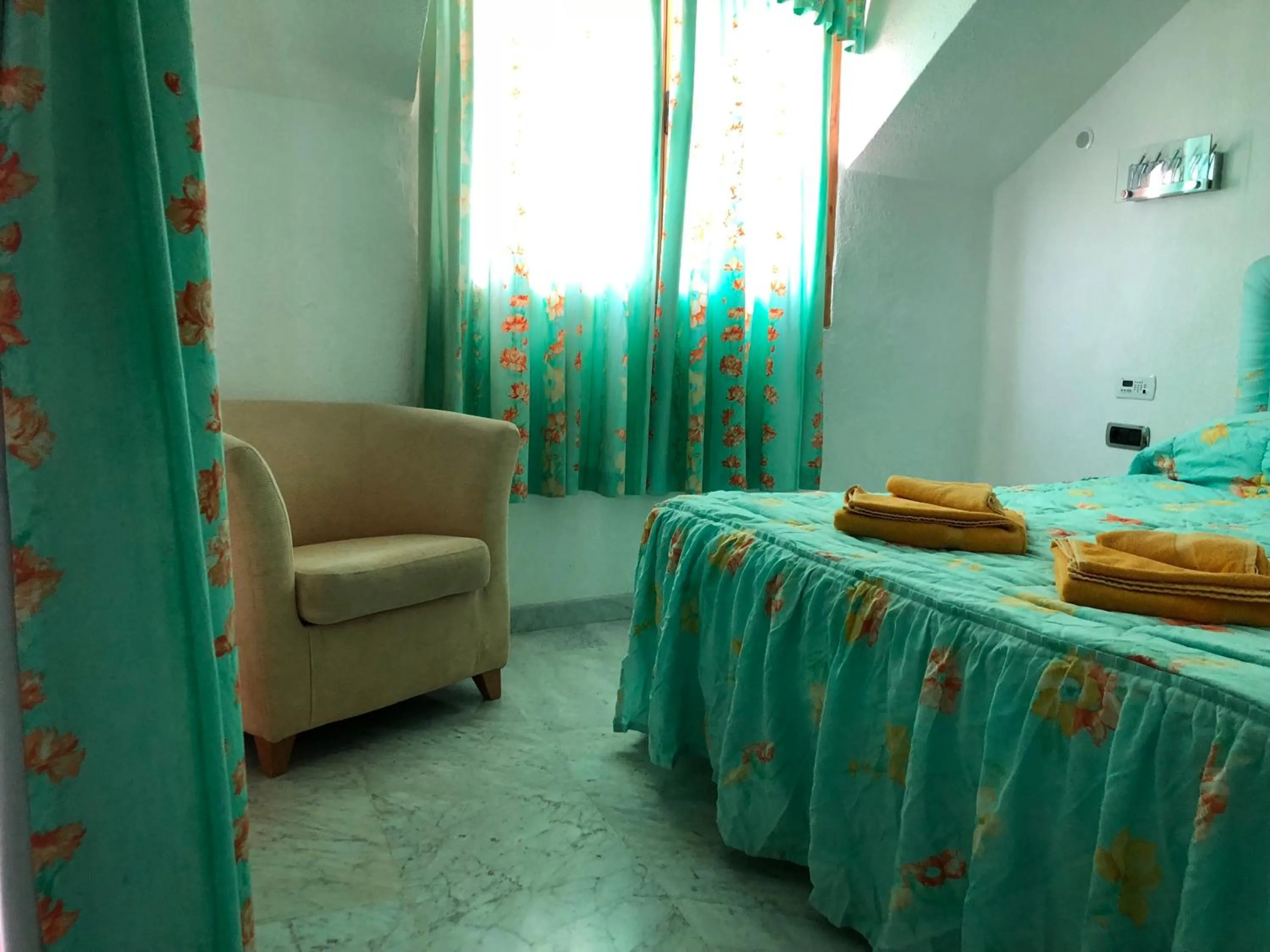 Bedroom, Bed in Los Geranios