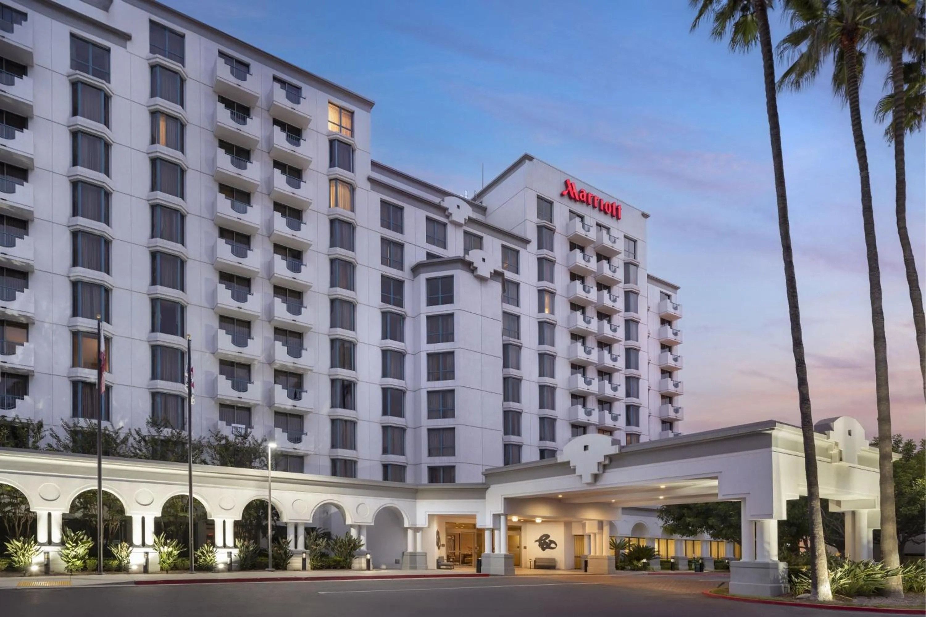 Property building in Costa Mesa Marriott
