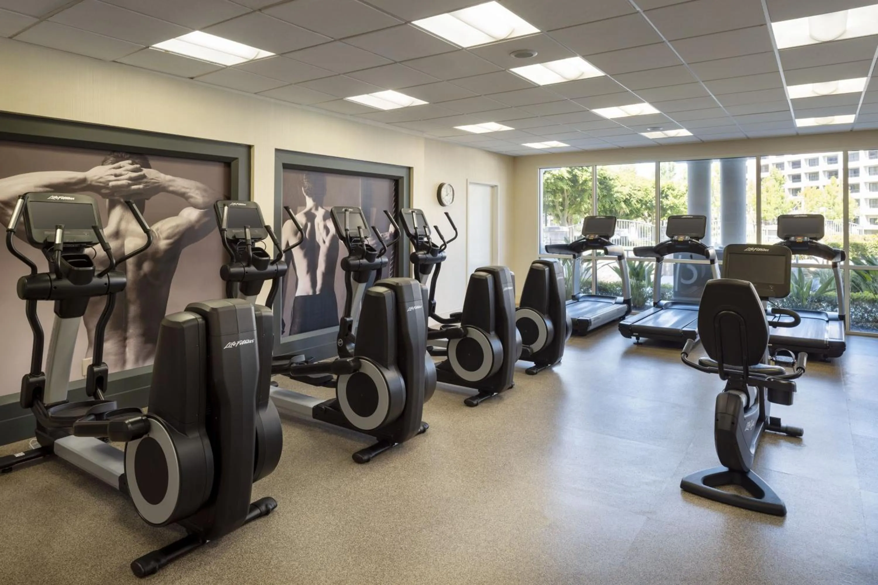Fitness centre/facilities in Costa Mesa Marriott