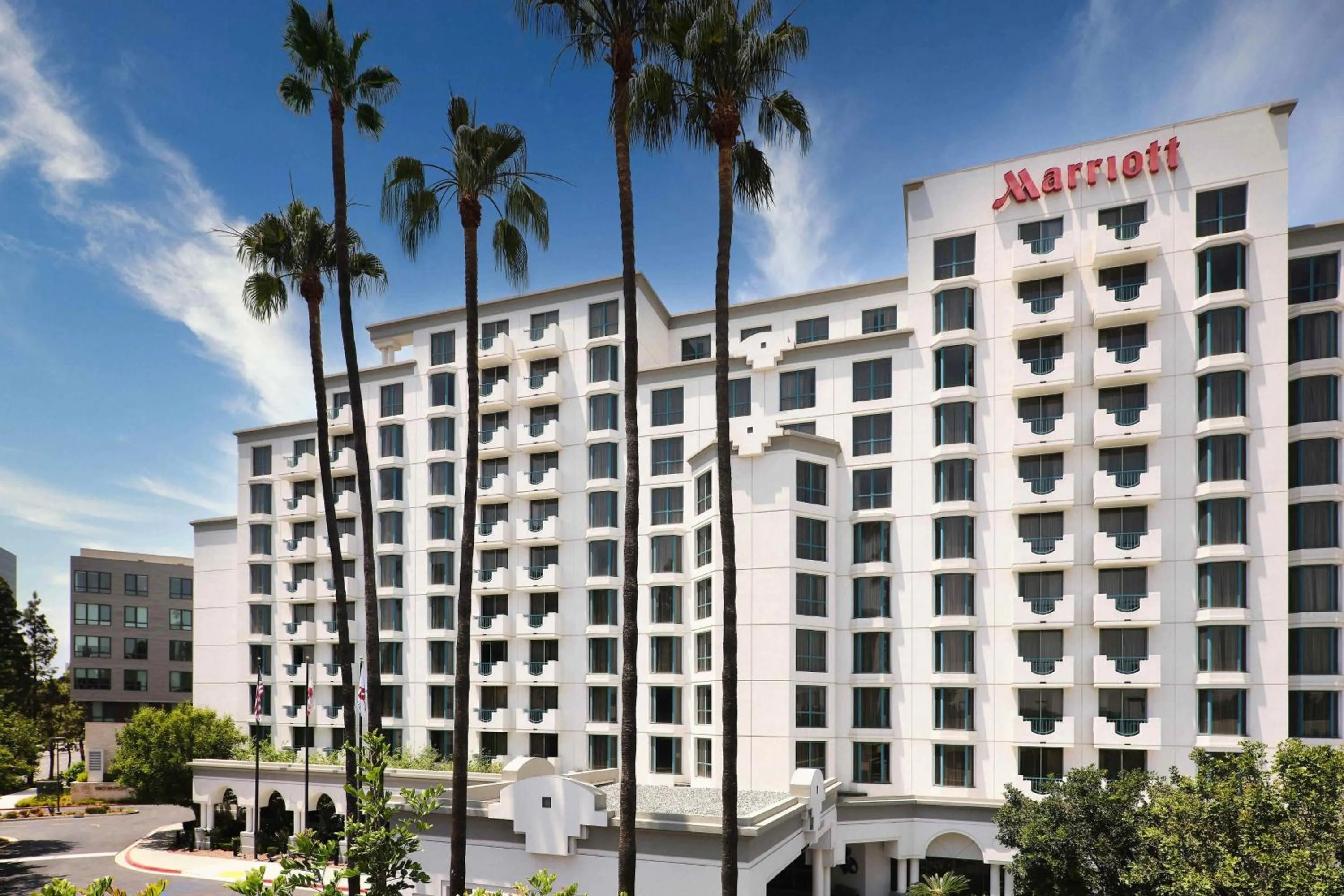 Property building in Costa Mesa Marriott
