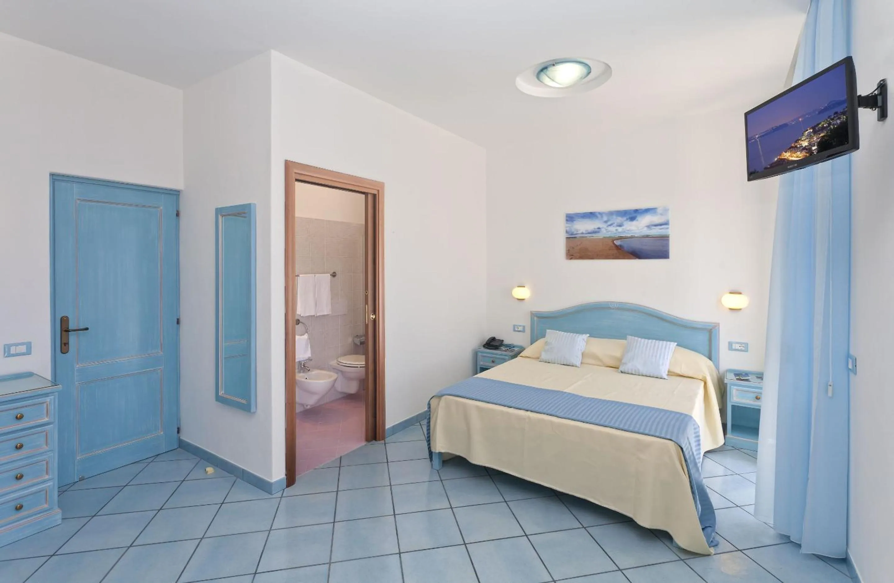 Bedroom, Bed in Hotel Villa D'Orta