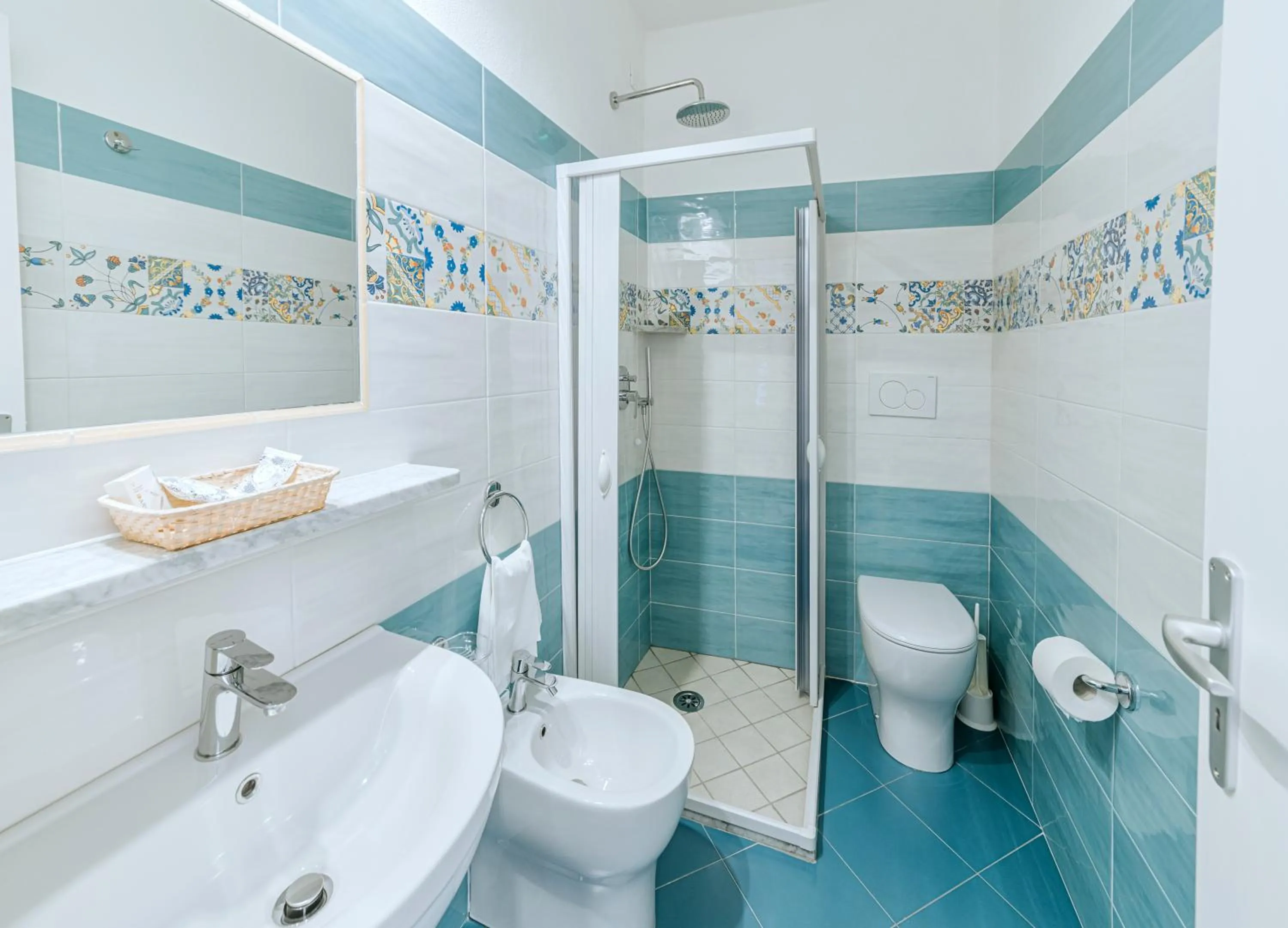 Shower in Hotel Villa D'Orta