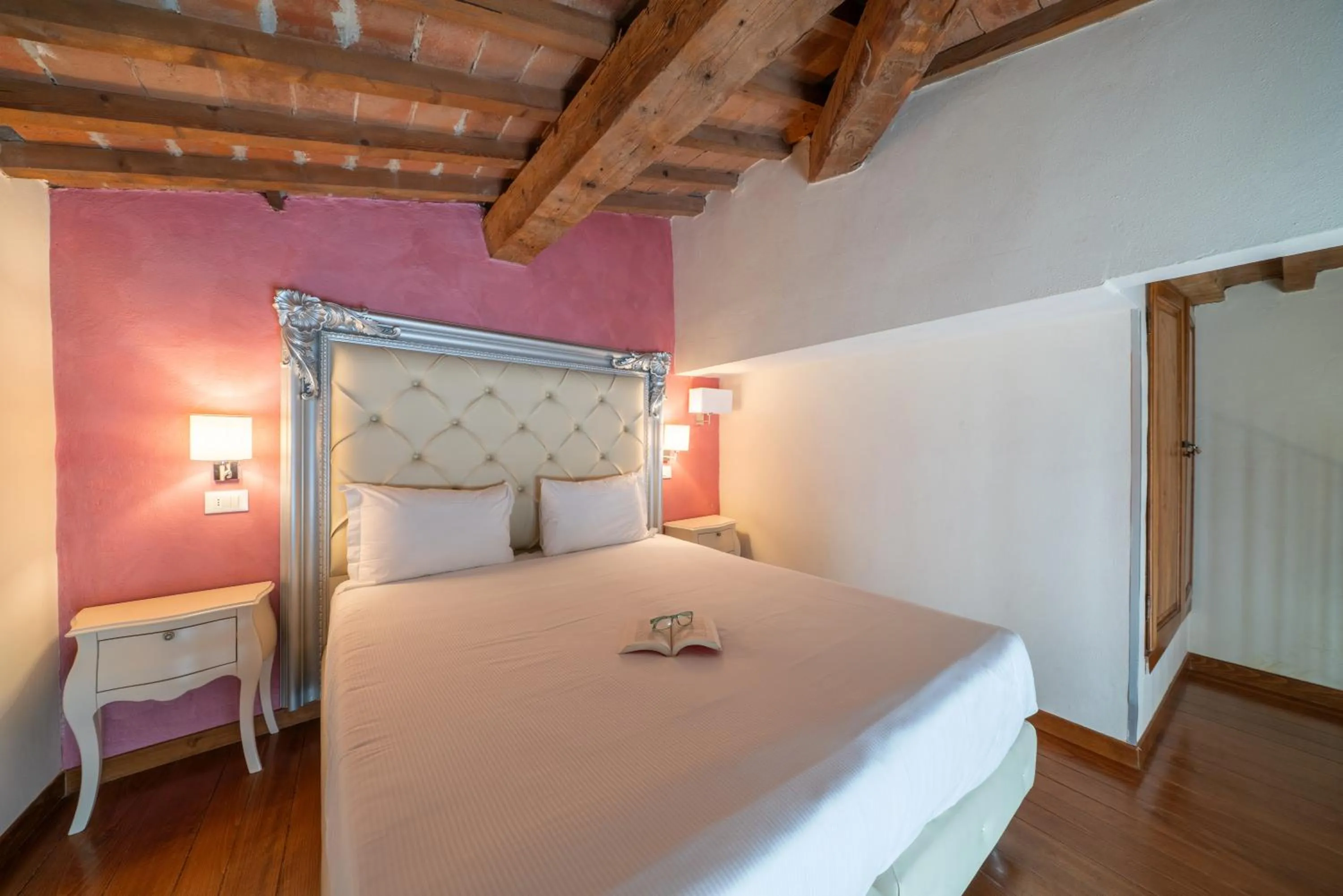 Bedroom, Bed in Residenza Conte di Cavour & Rooftop - dBe Hotels