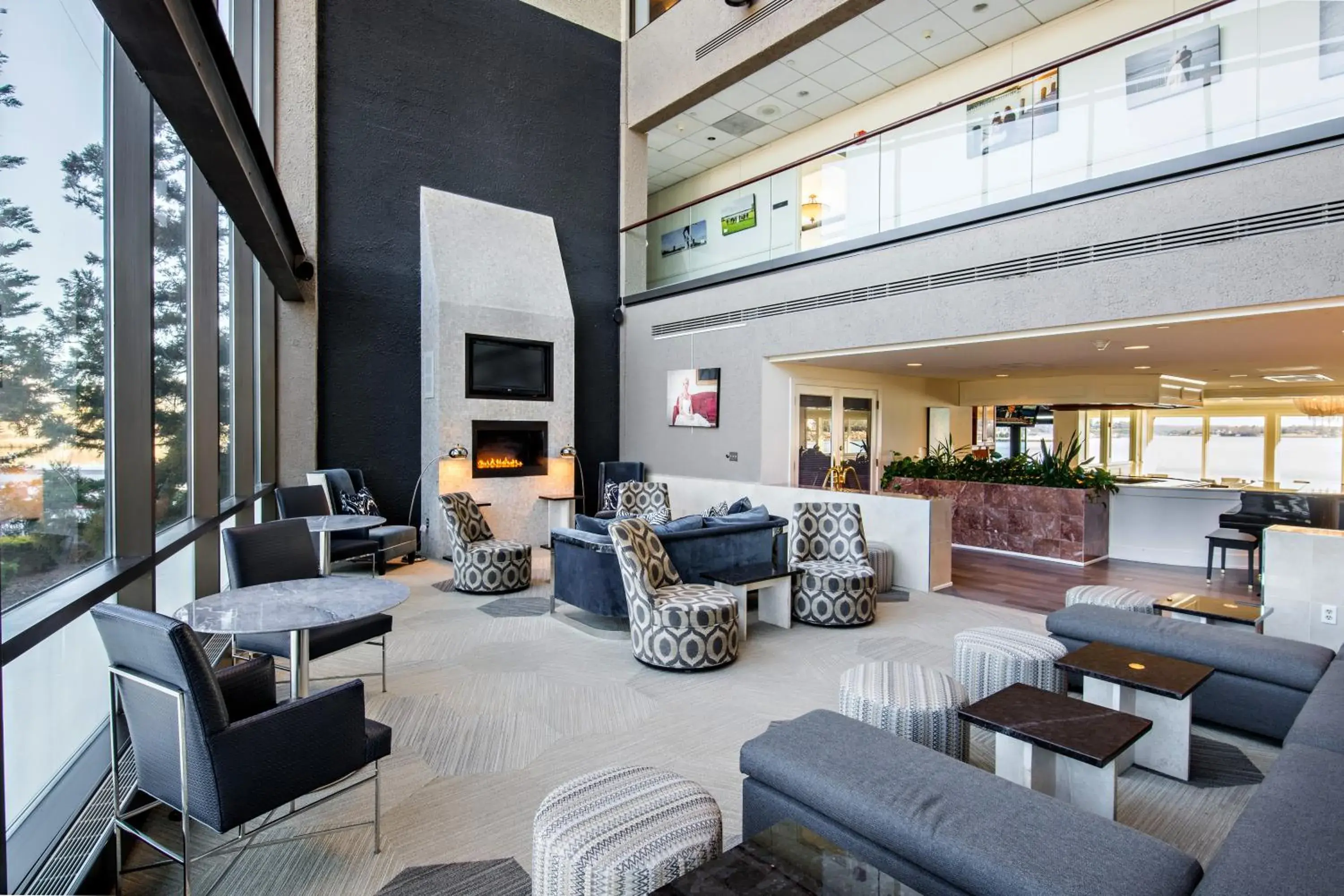 Lounge or bar in Oyster Point Hotel Lounge or bar in Oyster Point Hotel