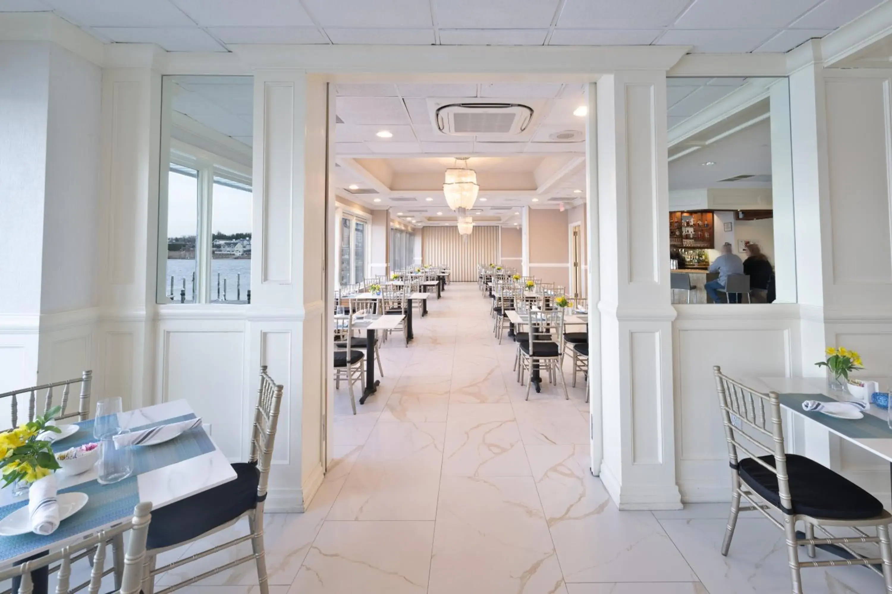 Restaurant/places to eat in Oyster Point Hotel Restaurant/places to eat in Oyster Point Hotel
