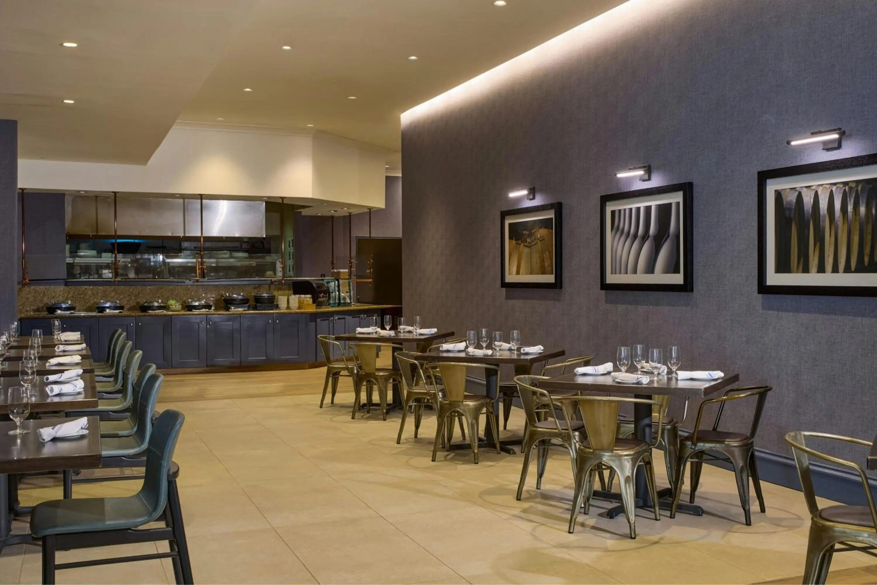 Restaurant/places to eat in Bridgewater Marriott