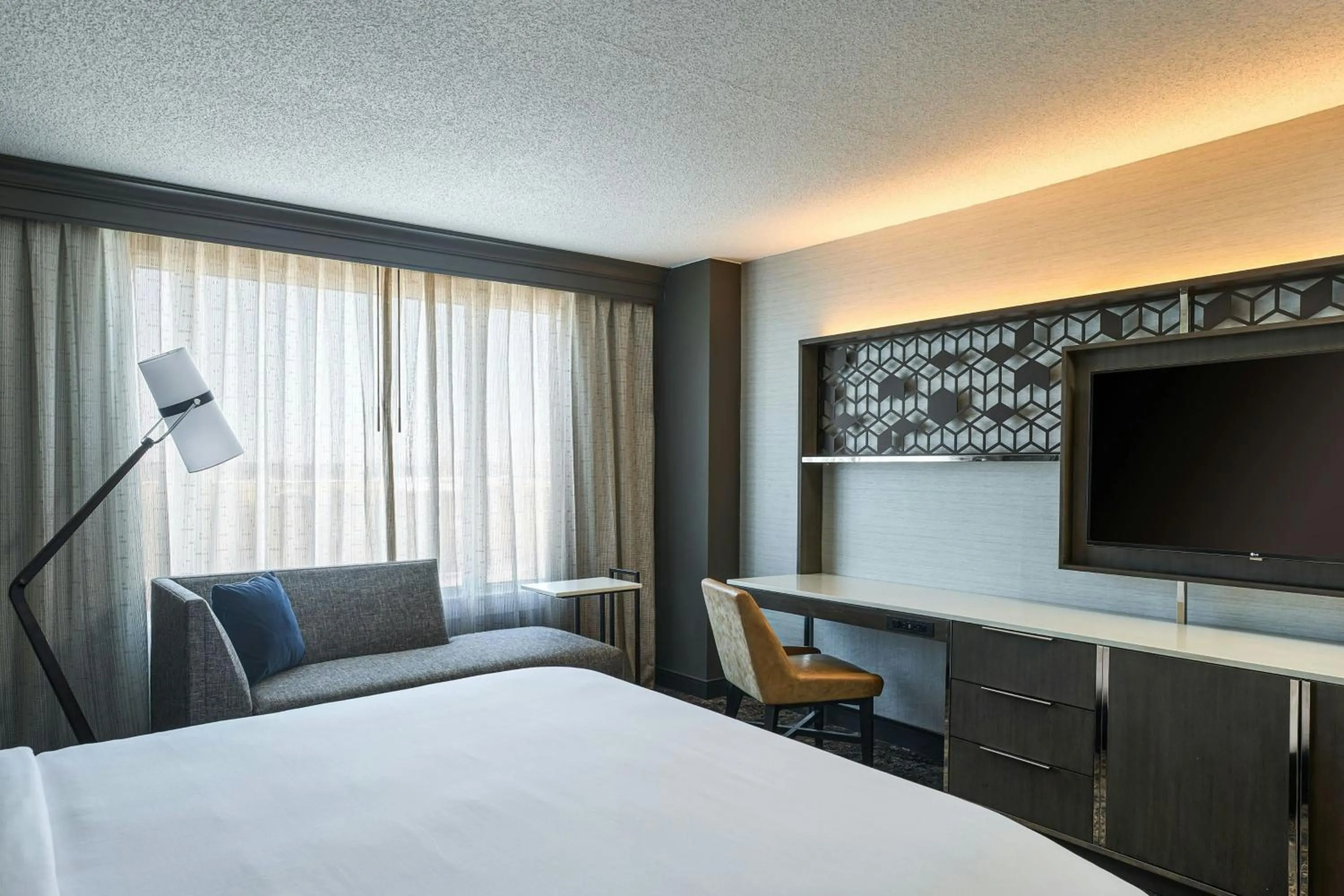 Photo of the whole room, Bed in Bridgewater Marriott