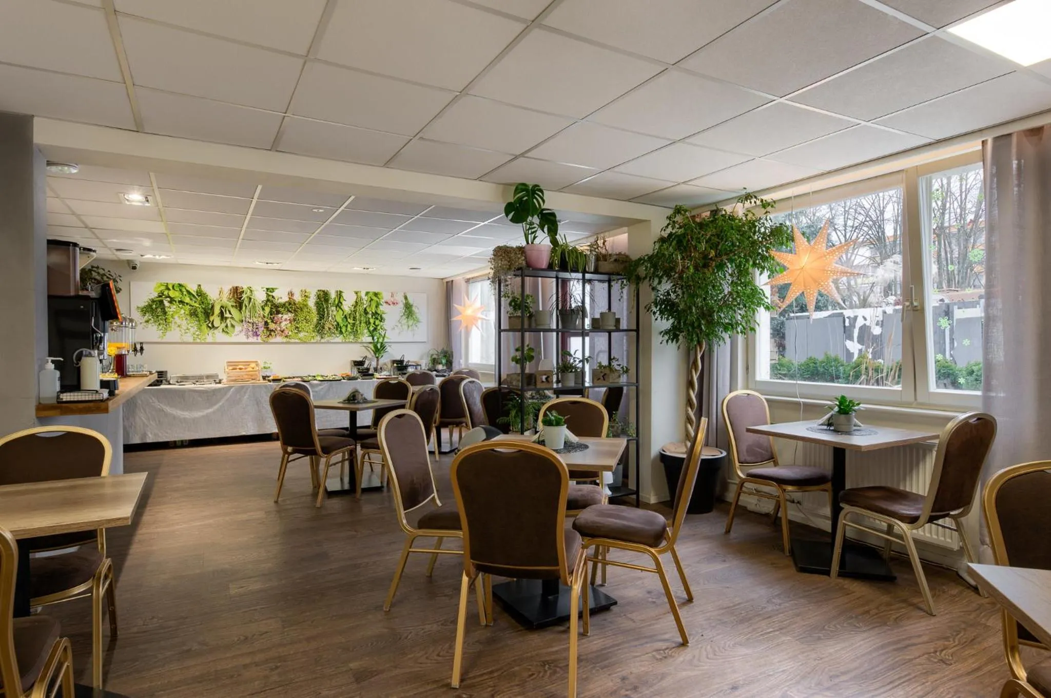 Restaurant/places to eat in Jantar Resort