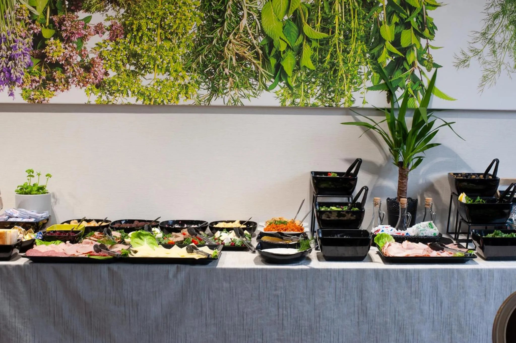 Restaurant/places to eat in Jantar Resort