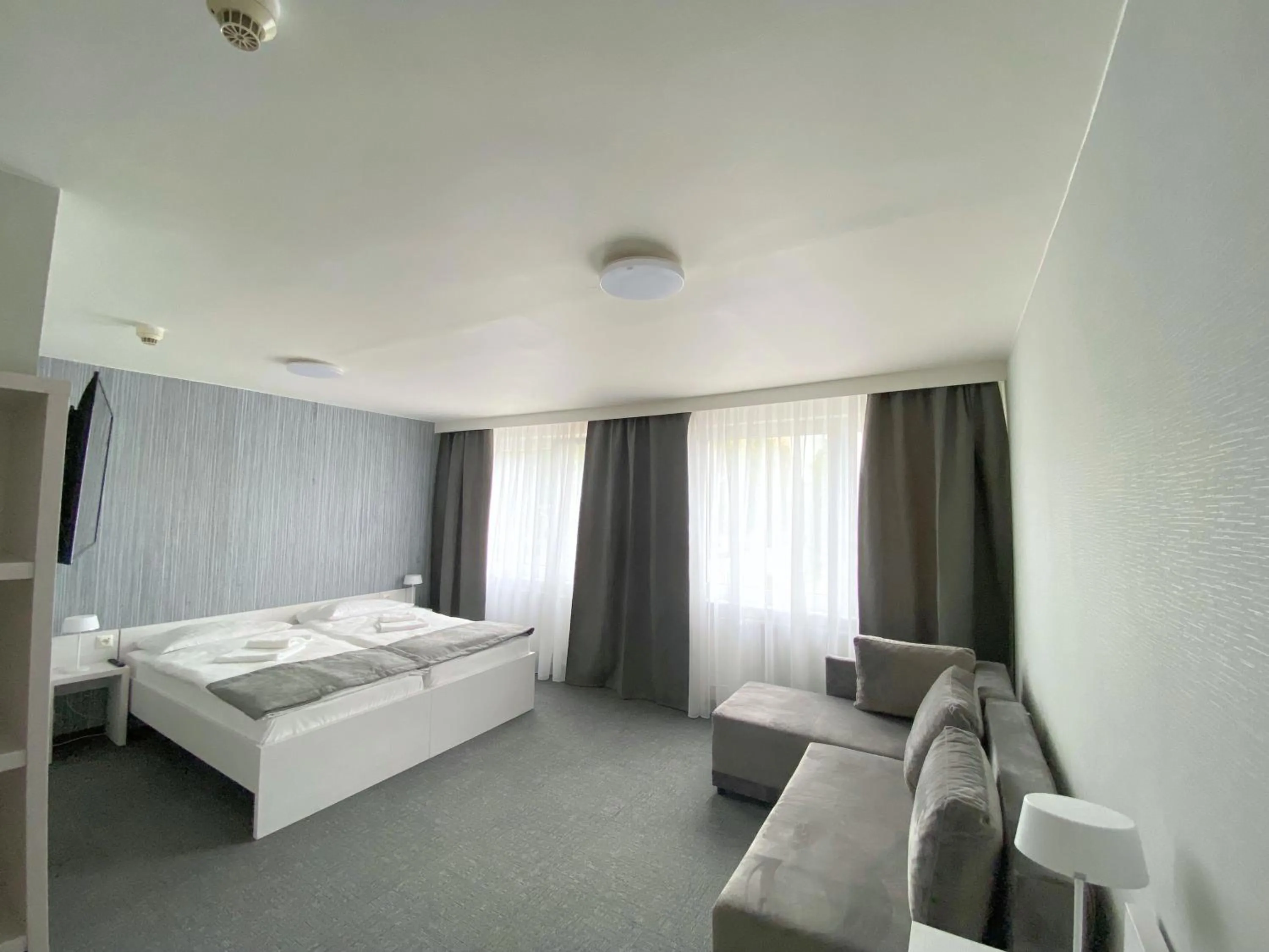 Restaurant/places to eat, Bed in Jantar Resort