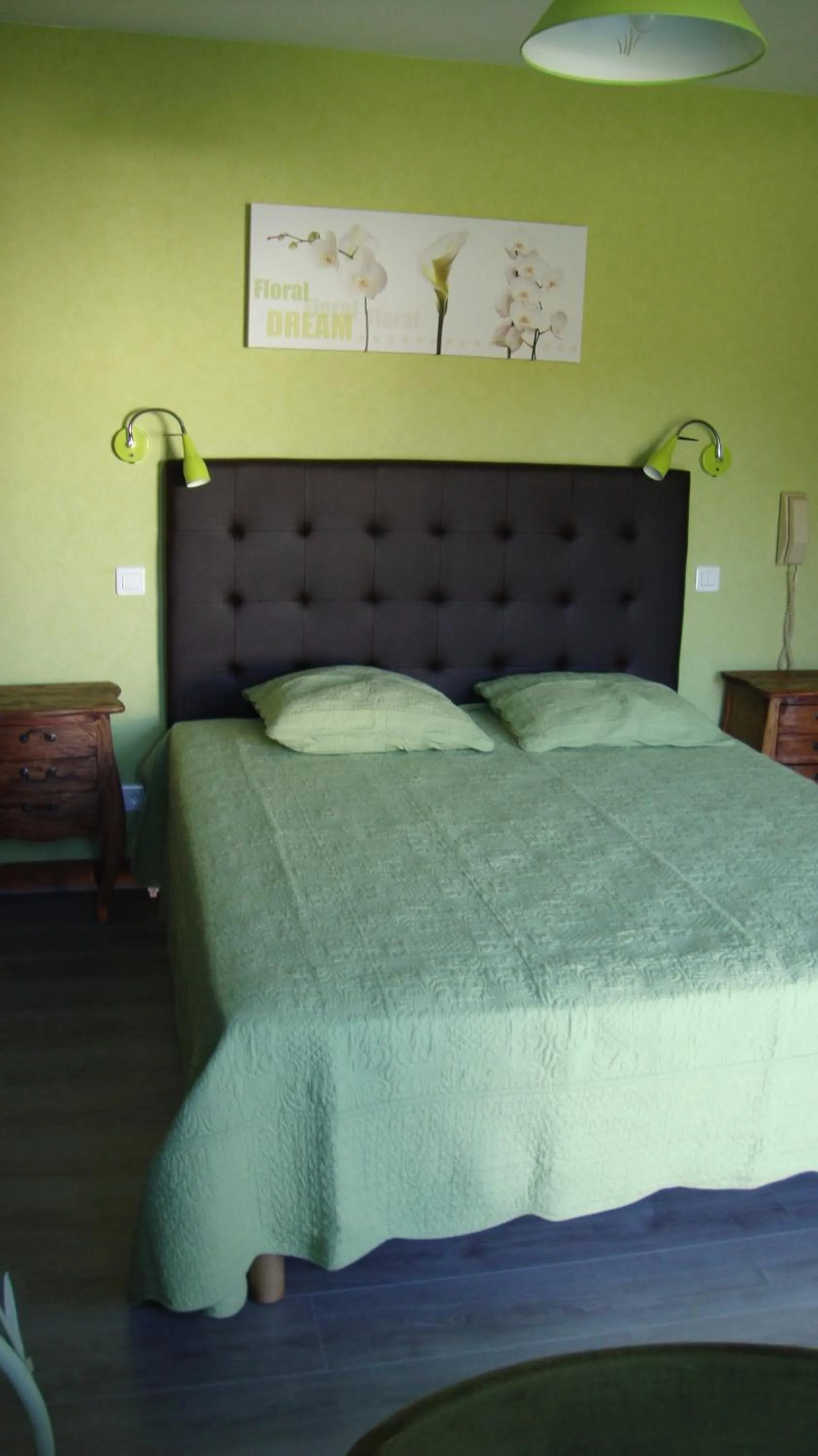 Bed in Hotel Pikassaria