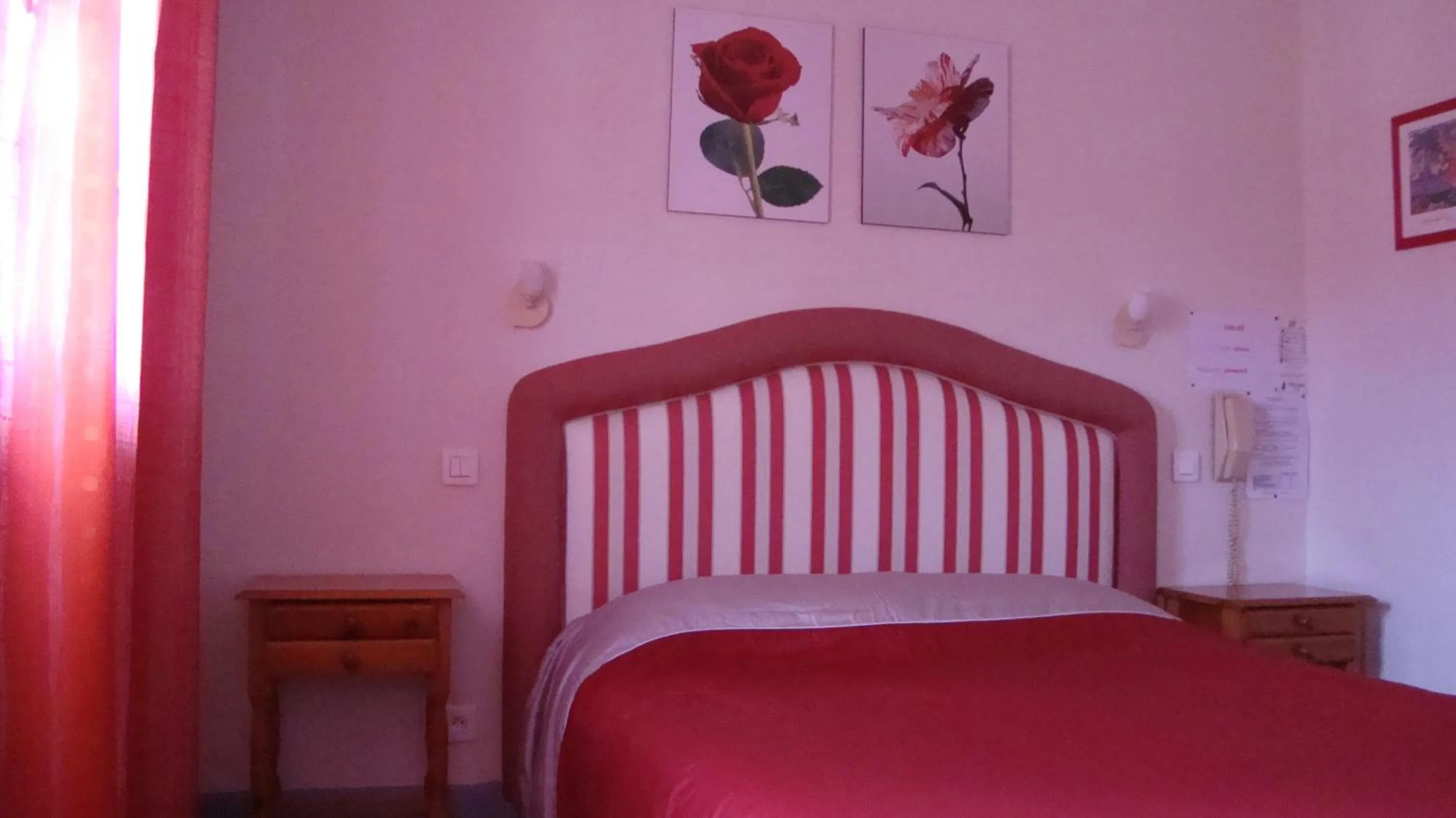 Bed in Hotel Pikassaria