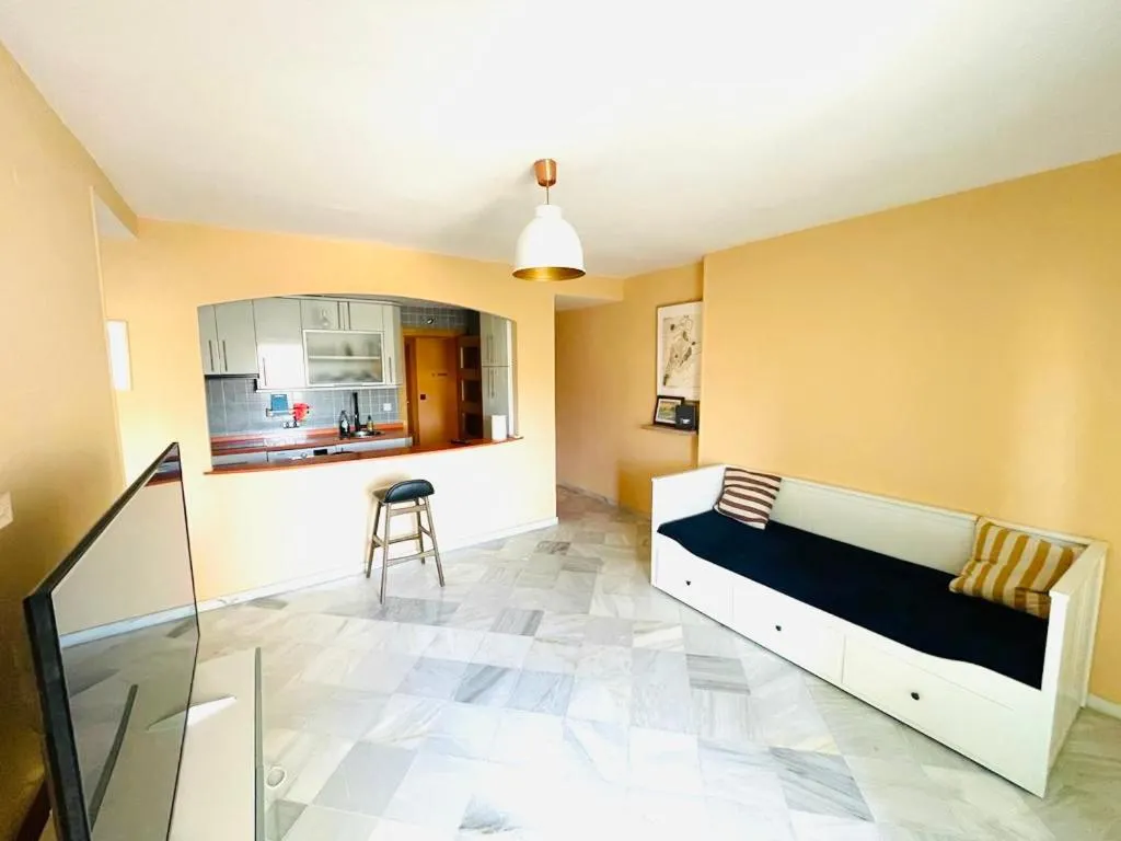 Apartamento con vista al mar a 3 minutos de la playa! Spacious Beach Apartment 3 min to the beach