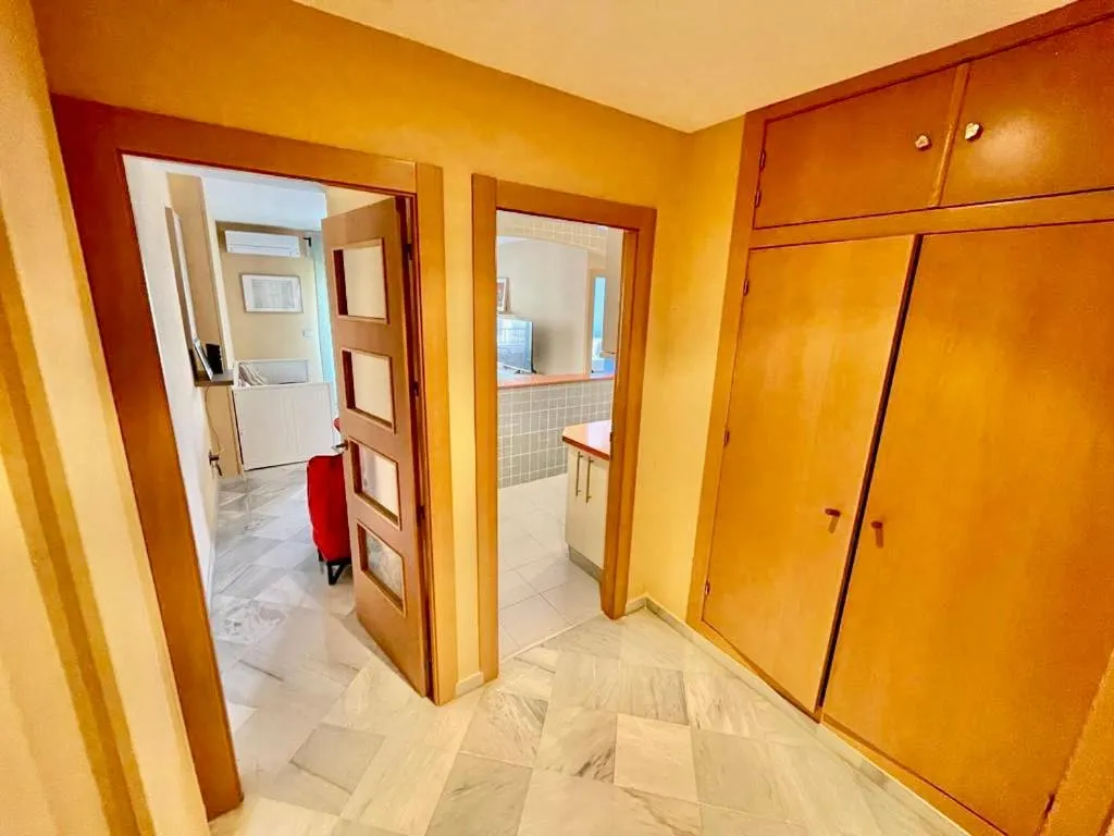Apartamento con vista al mar a 3 minutos de la playa! Spacious Beach Apartment 3 min to the beach