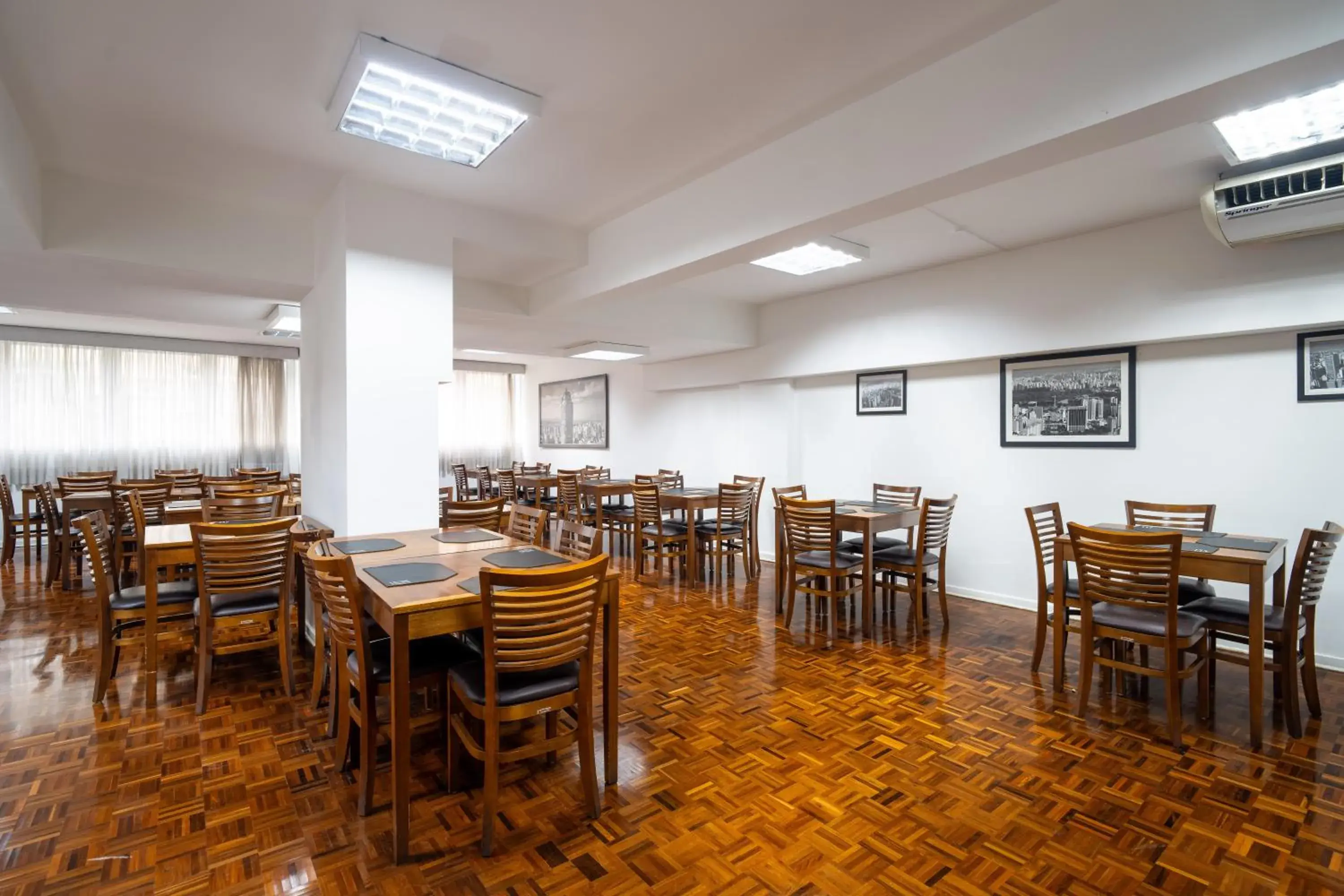 Restaurant/places to eat in 155 Hotel Restaurant/places to eat in 155 Hotel