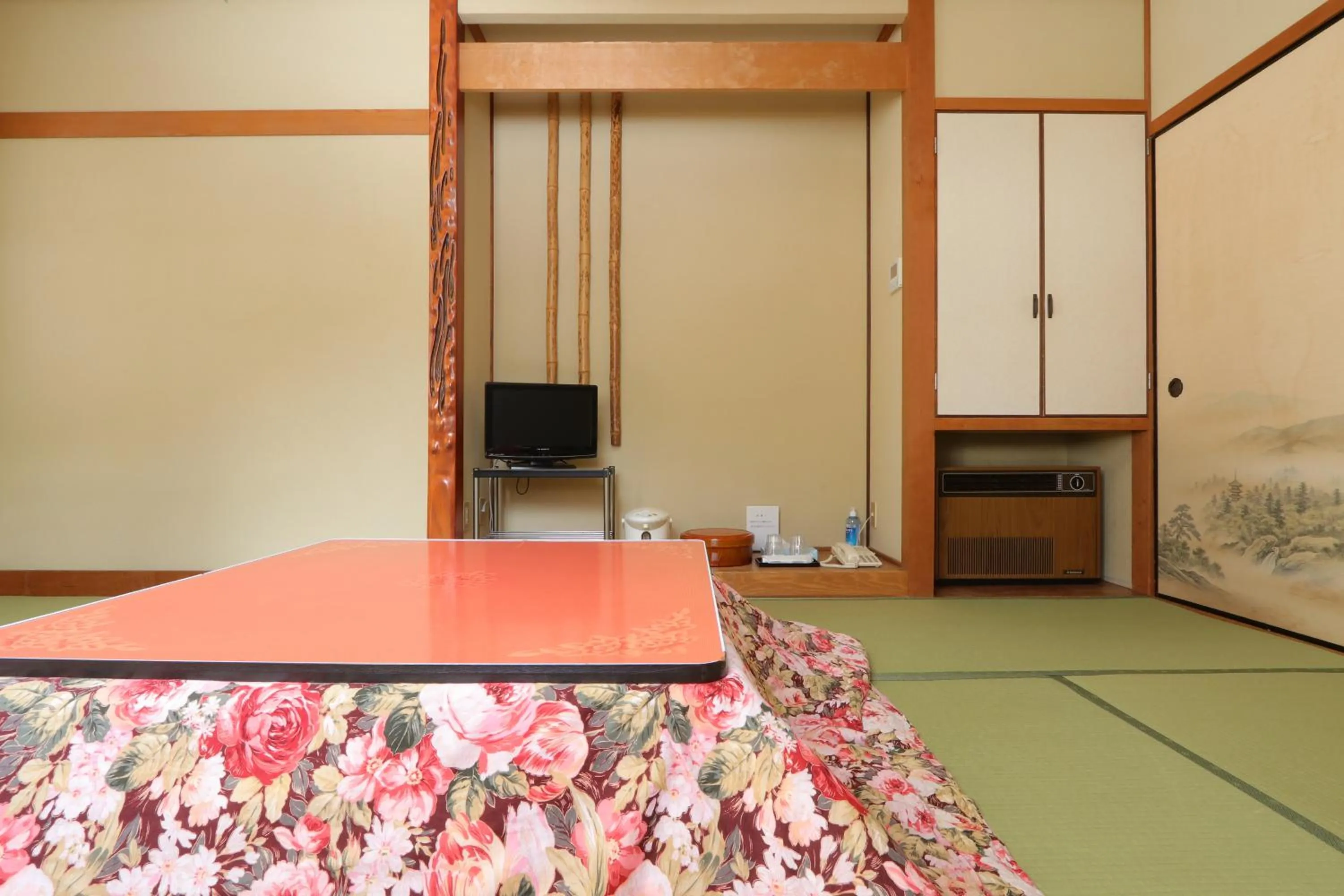 Photo of the whole room in Ryokan Nakaya