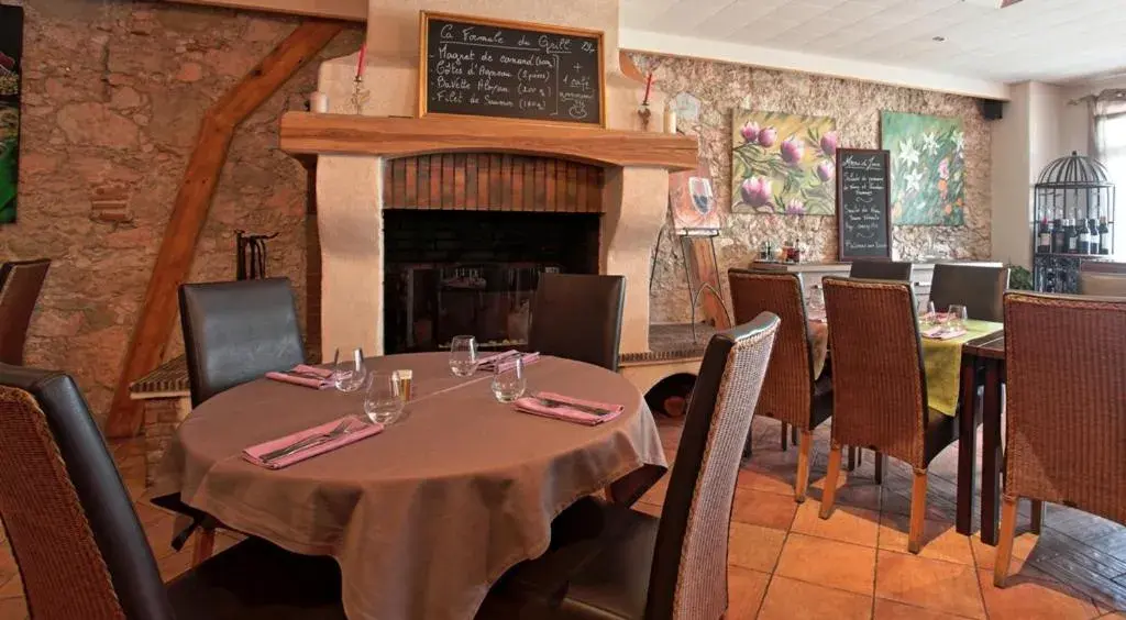 Logis Hôtel - Les Pasteliers Logis Hôtel - Les Pasteliers