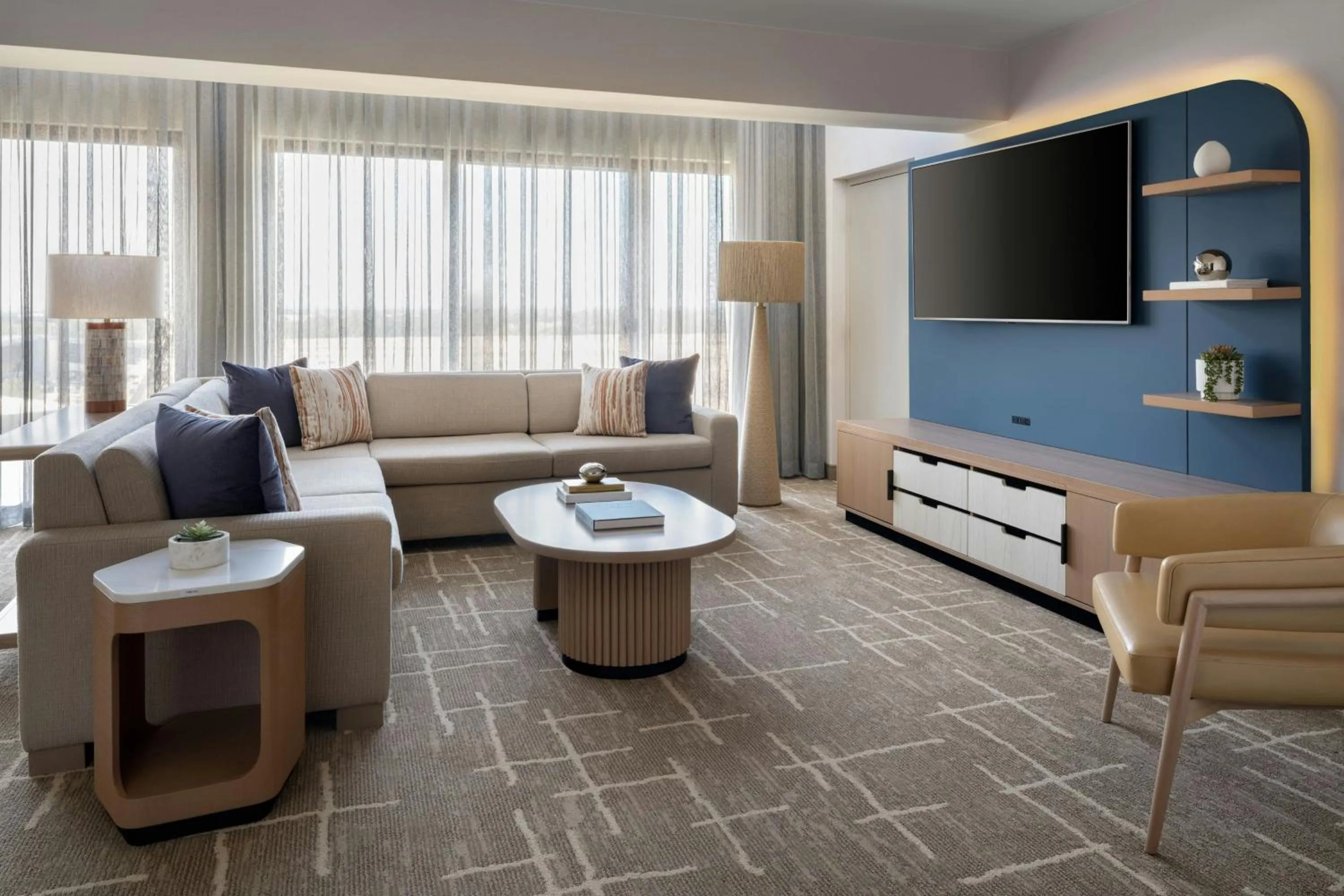 Living room in Tampa Airport Marriott