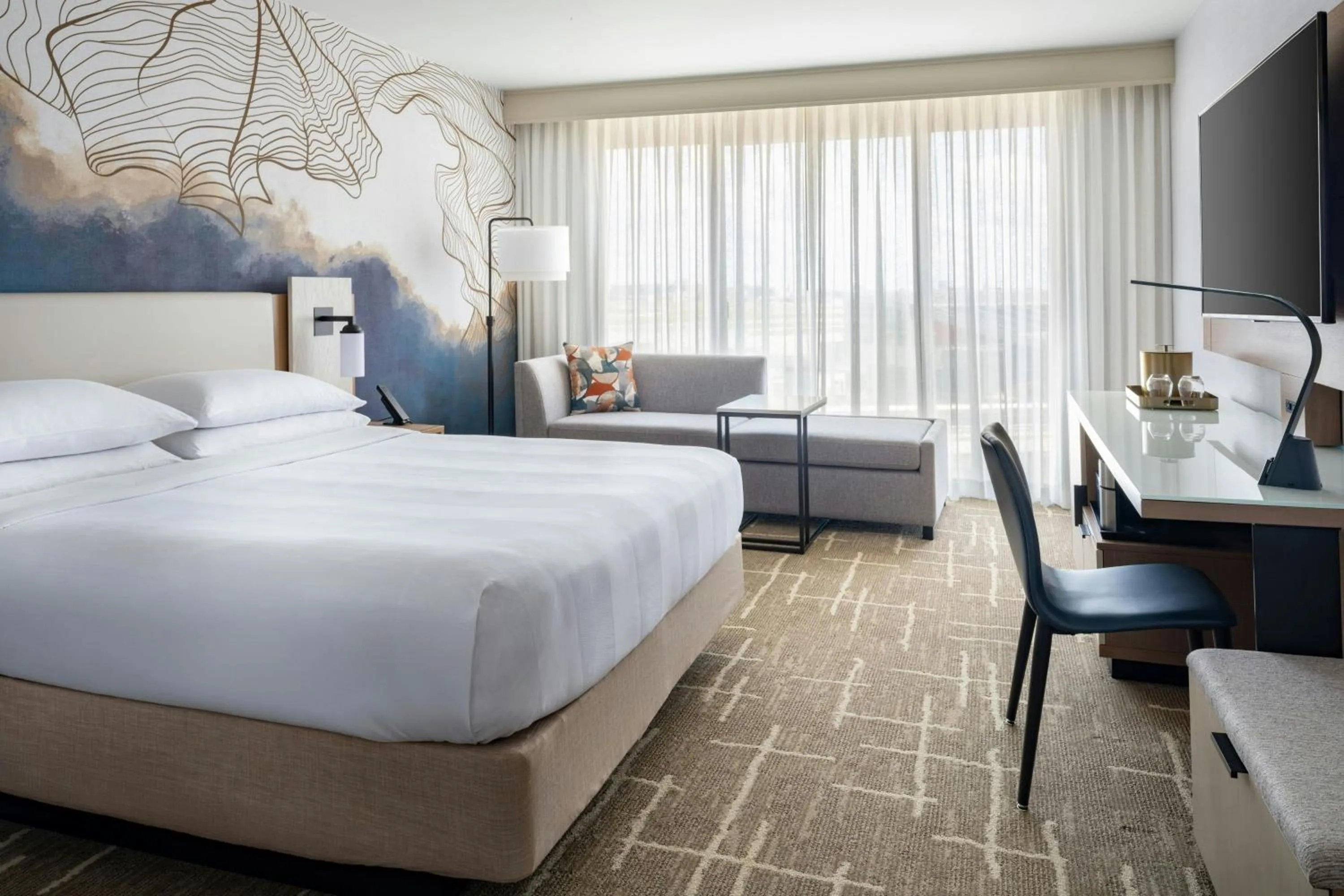 Photo of the whole room, Bed in Tampa Airport Marriott