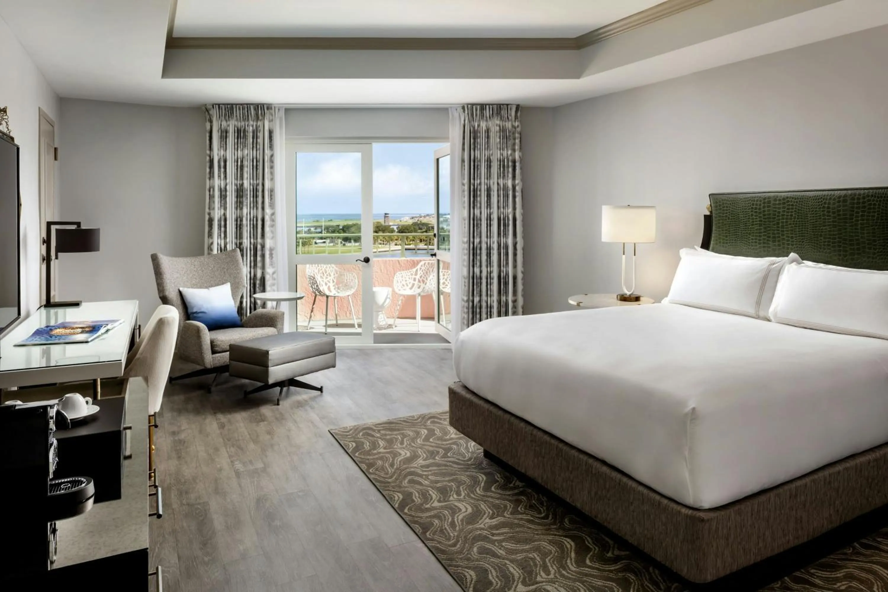 Photo of the whole room, Bed in The Vinoy Resort & Golf Club, Autograph Collection