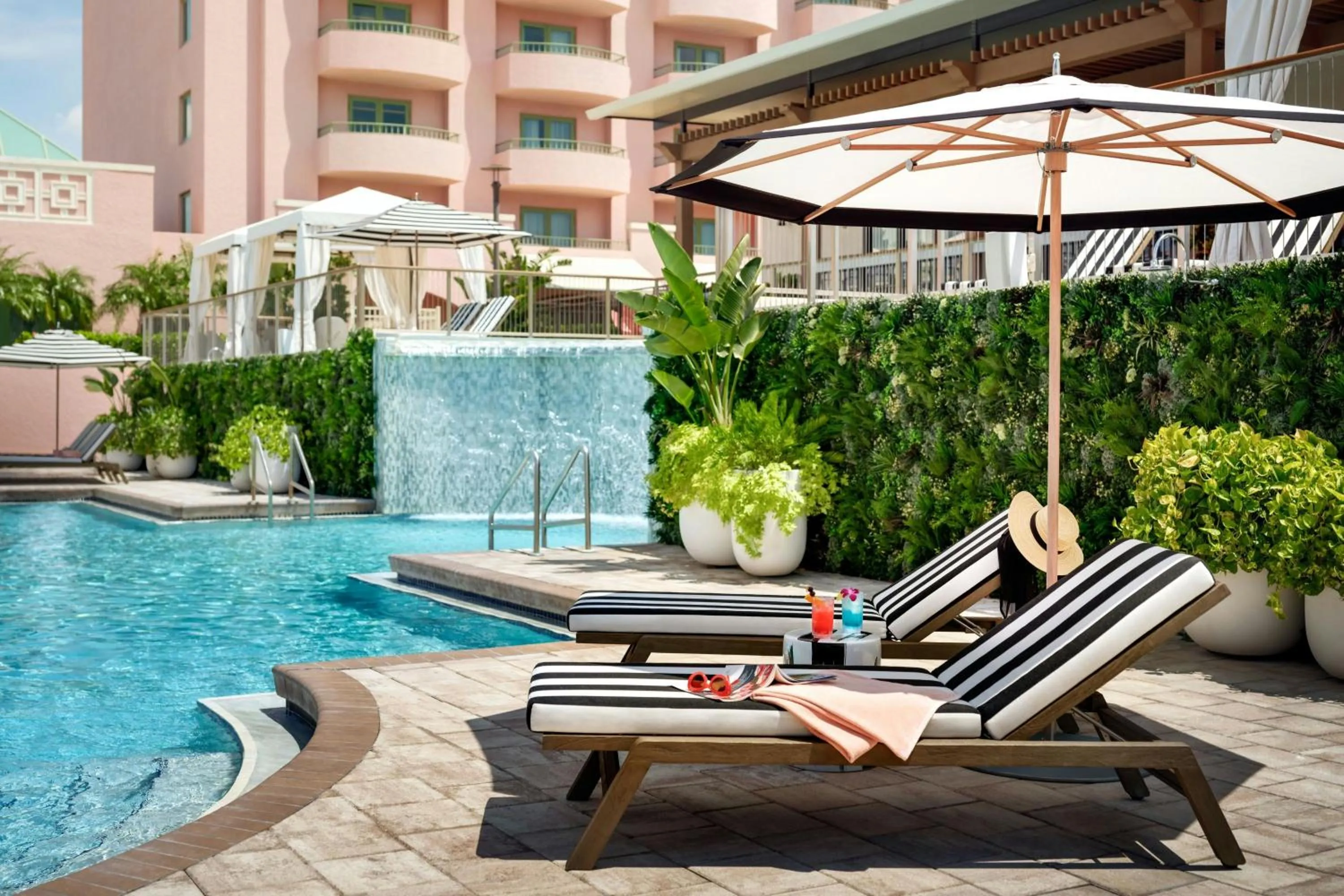 Swimming pool in The Vinoy Resort & Golf Club, Autograph Collection