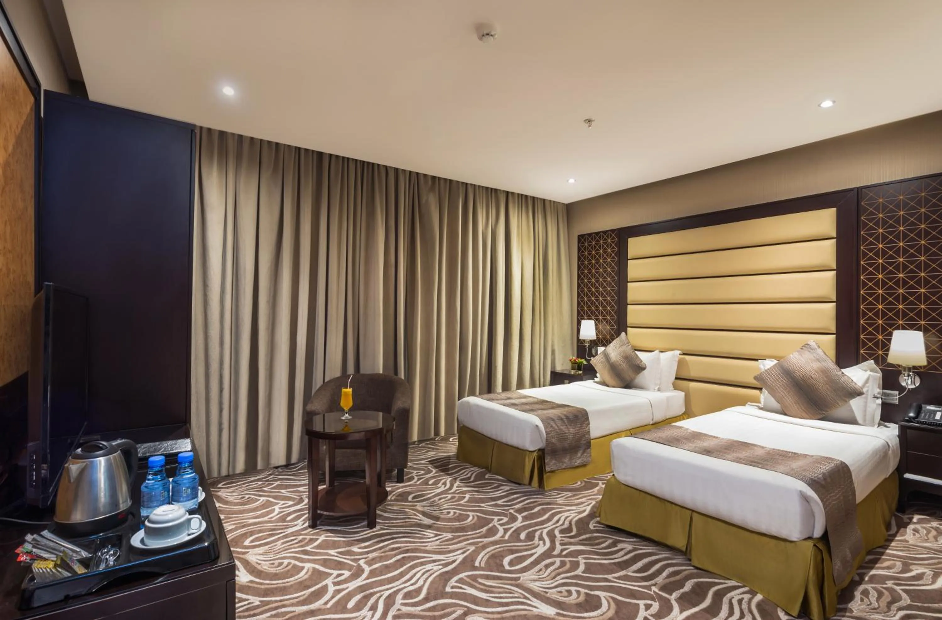 Photo of the whole room, Bed in Naviti Warwick Al Khobar