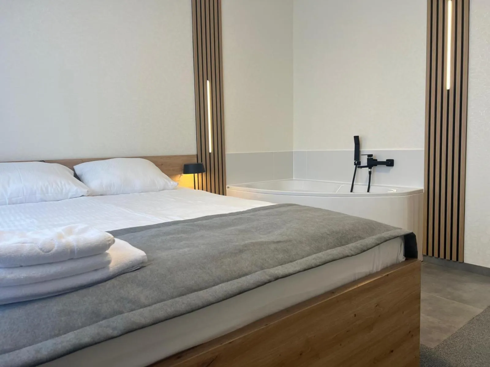 Bed in Płonia Resort