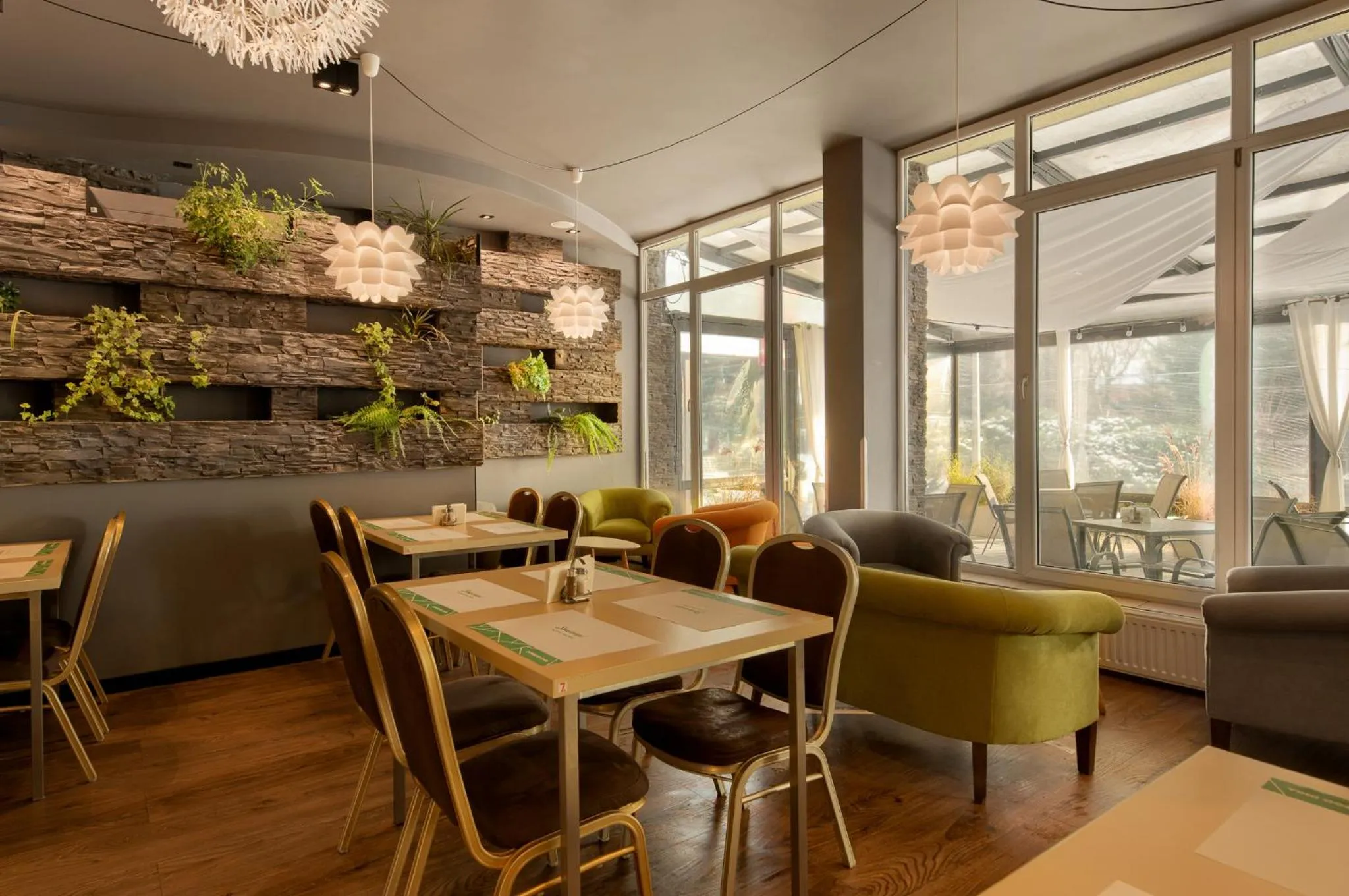 Restaurant/places to eat in Płonia Resort