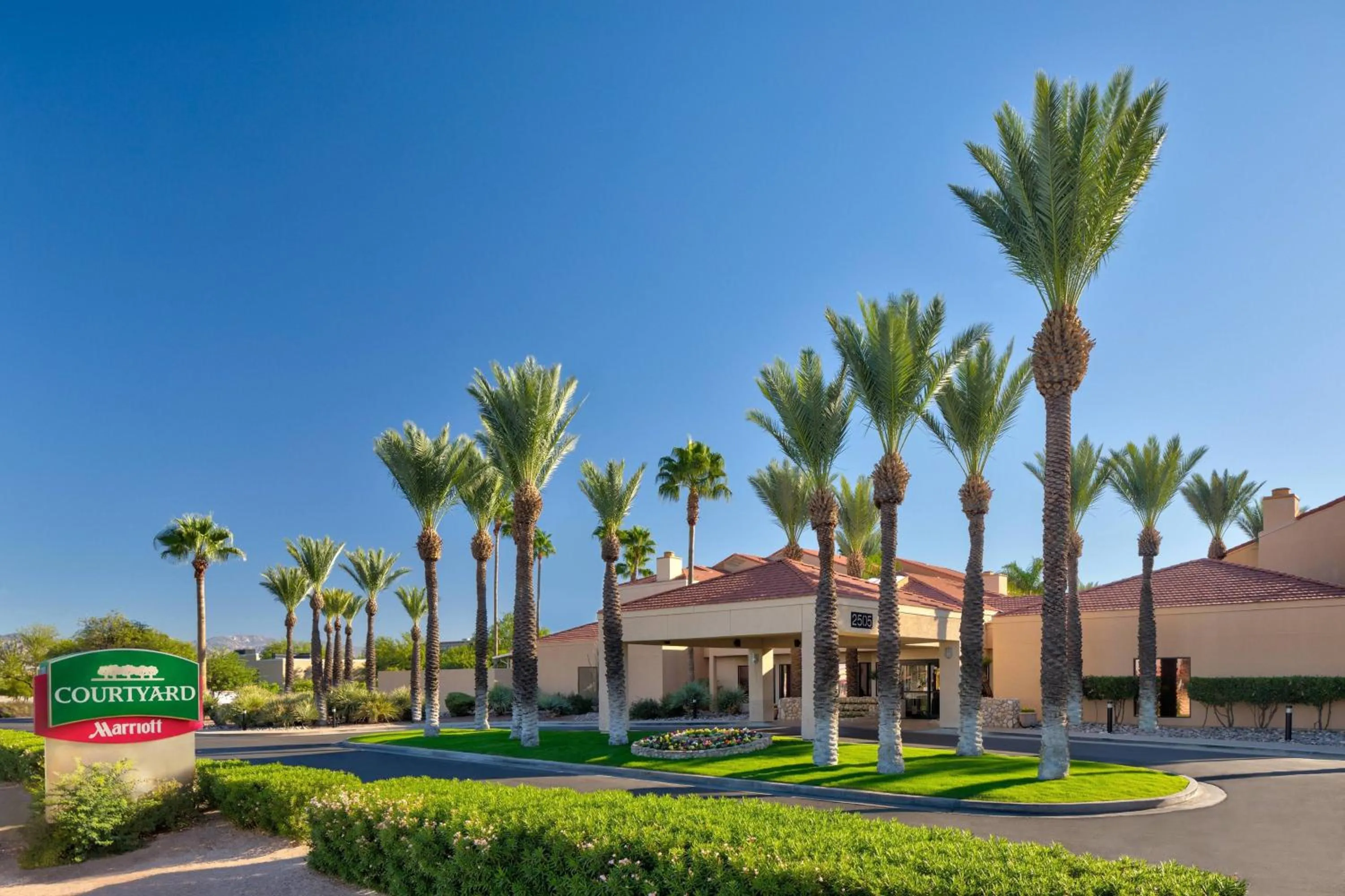 Property building in Courtyard Tucson Airport