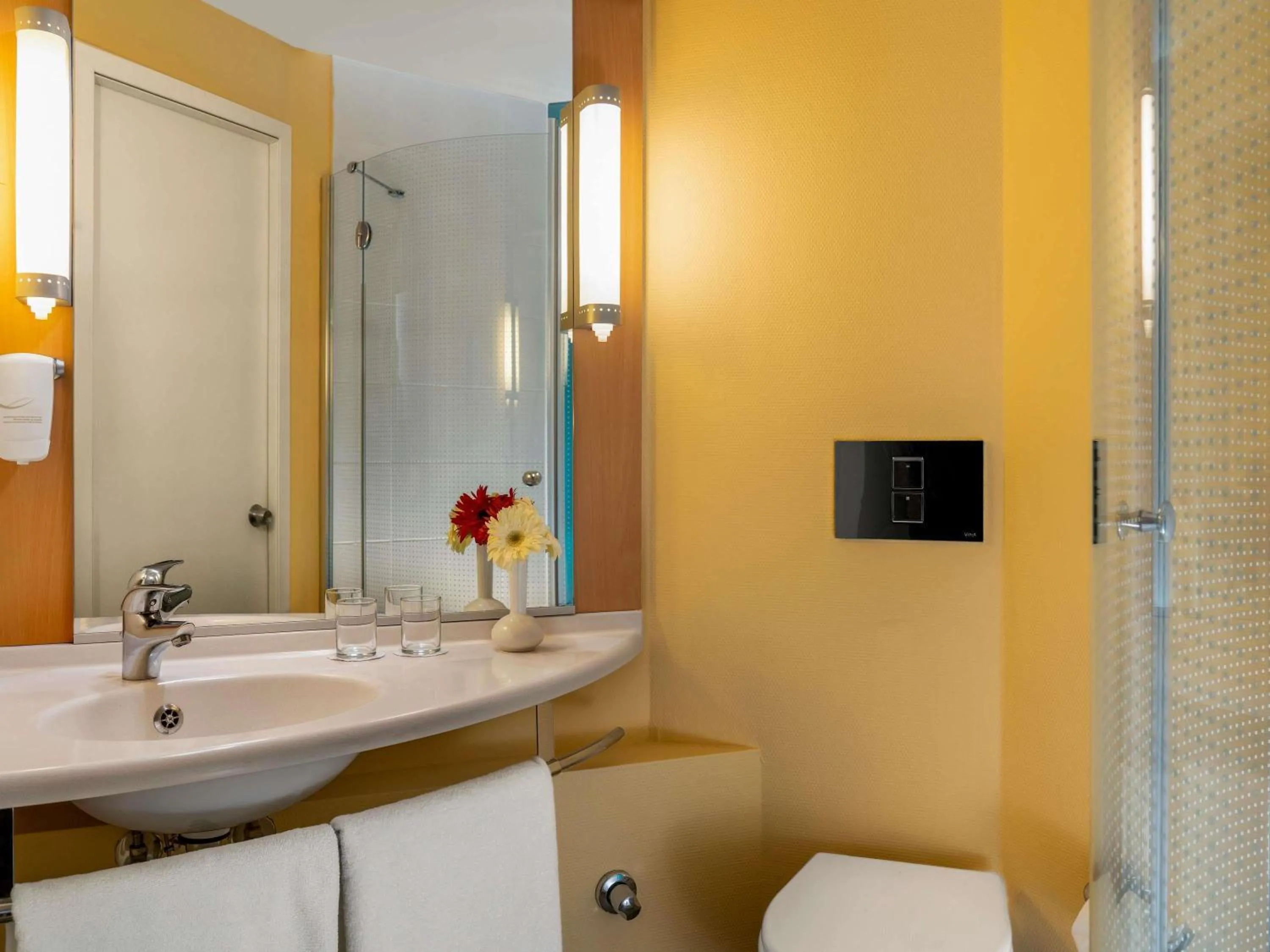 Bedroom in Ibis Bursa