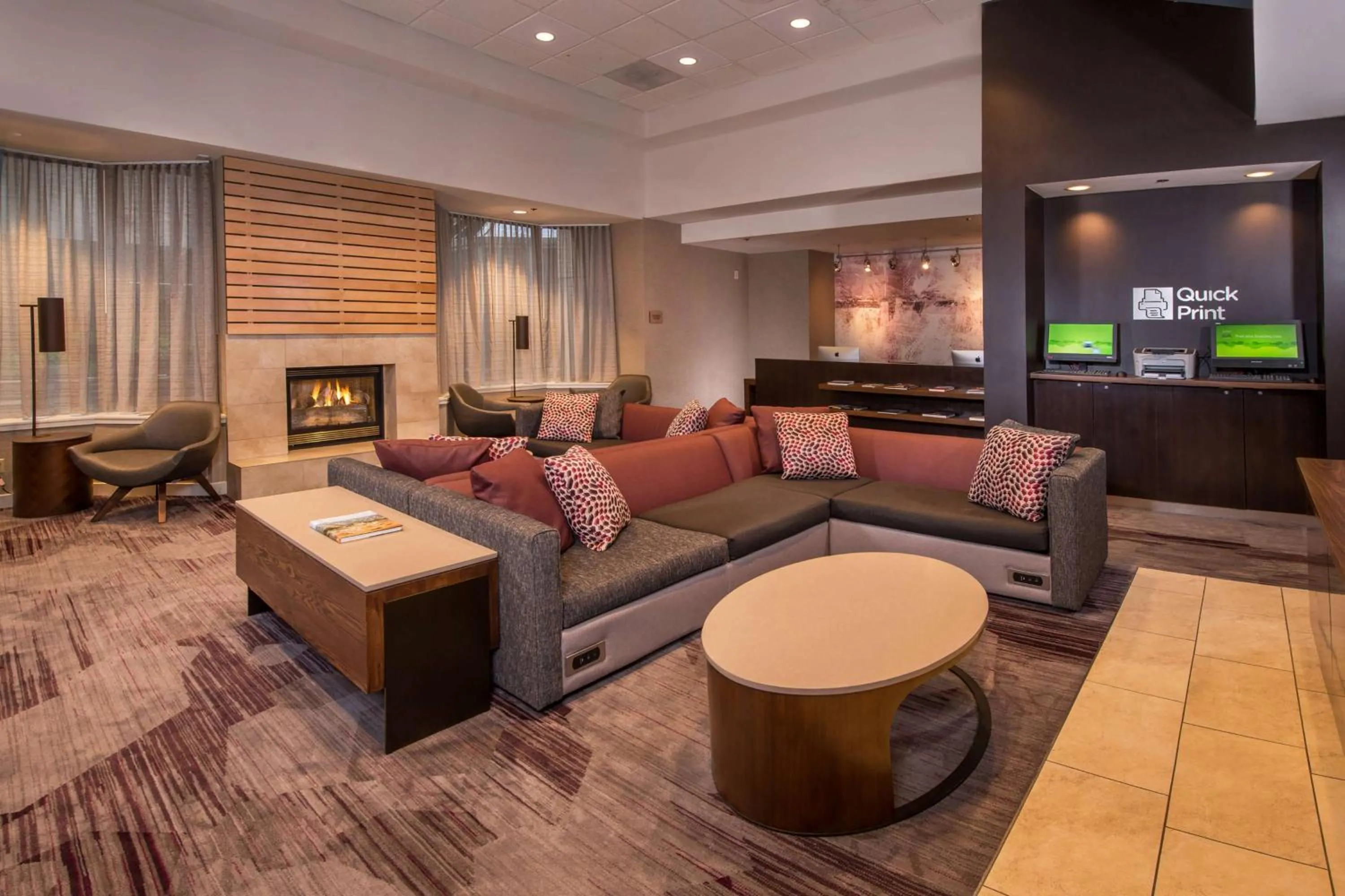 Lobby or reception in Sonesta Select Arlington Rosslyn