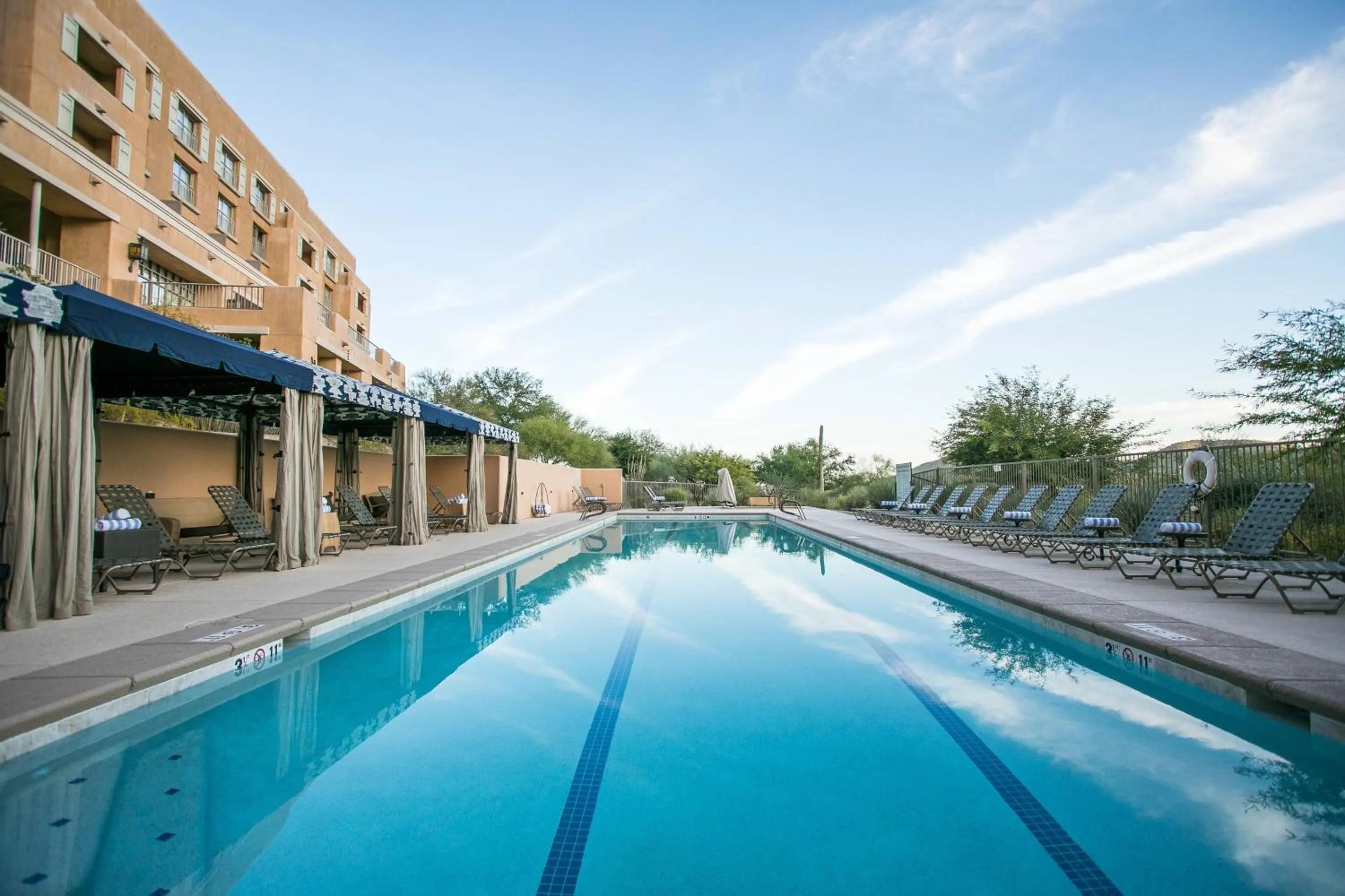 Swimming pool in JW Marriott Tucson Starr Pass Resort