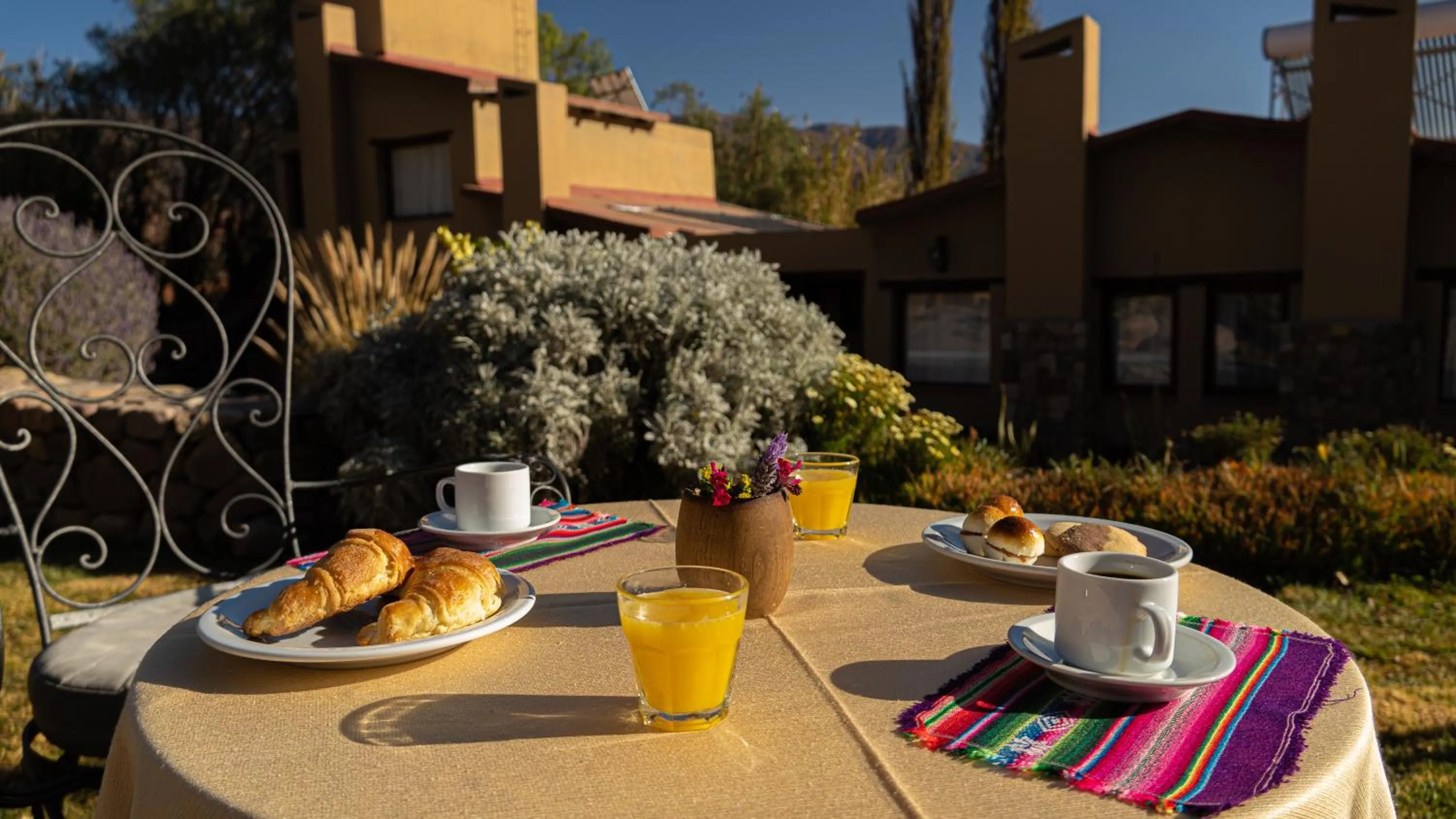 Breakfast in Hotel El Reposo Del Diablo
