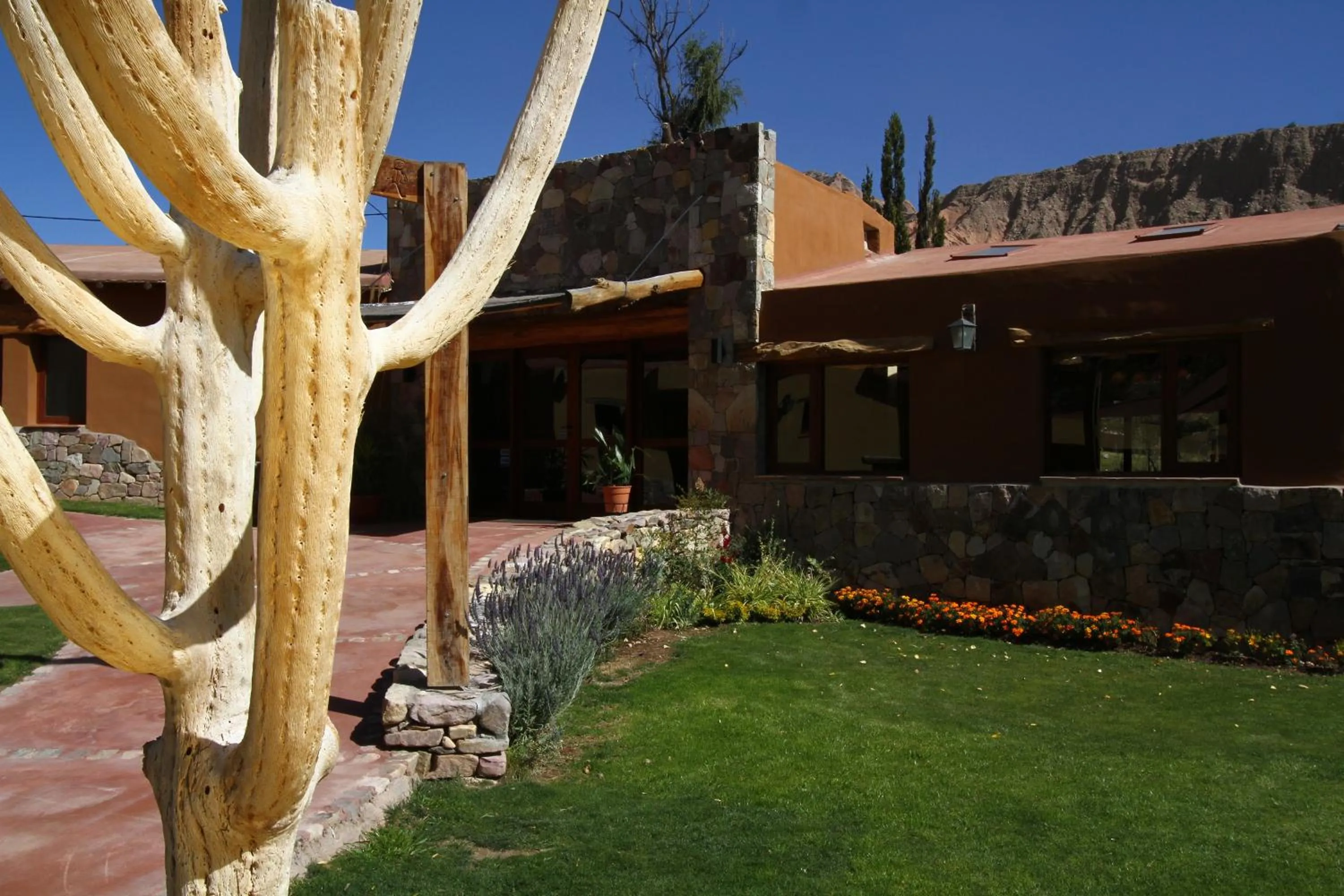 Property building in Hotel El Reposo Del Diablo