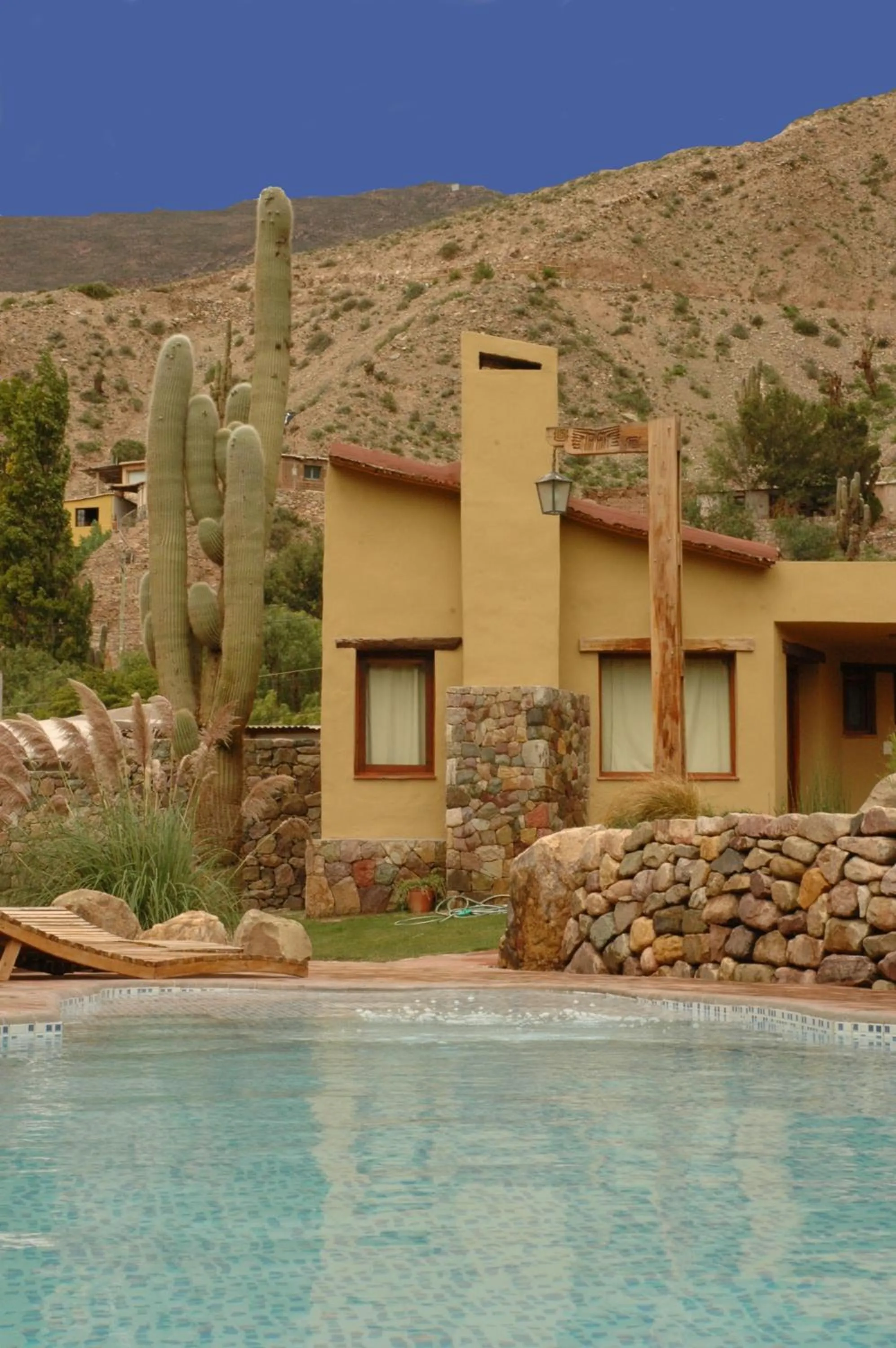 Property building in Hotel El Reposo Del Diablo