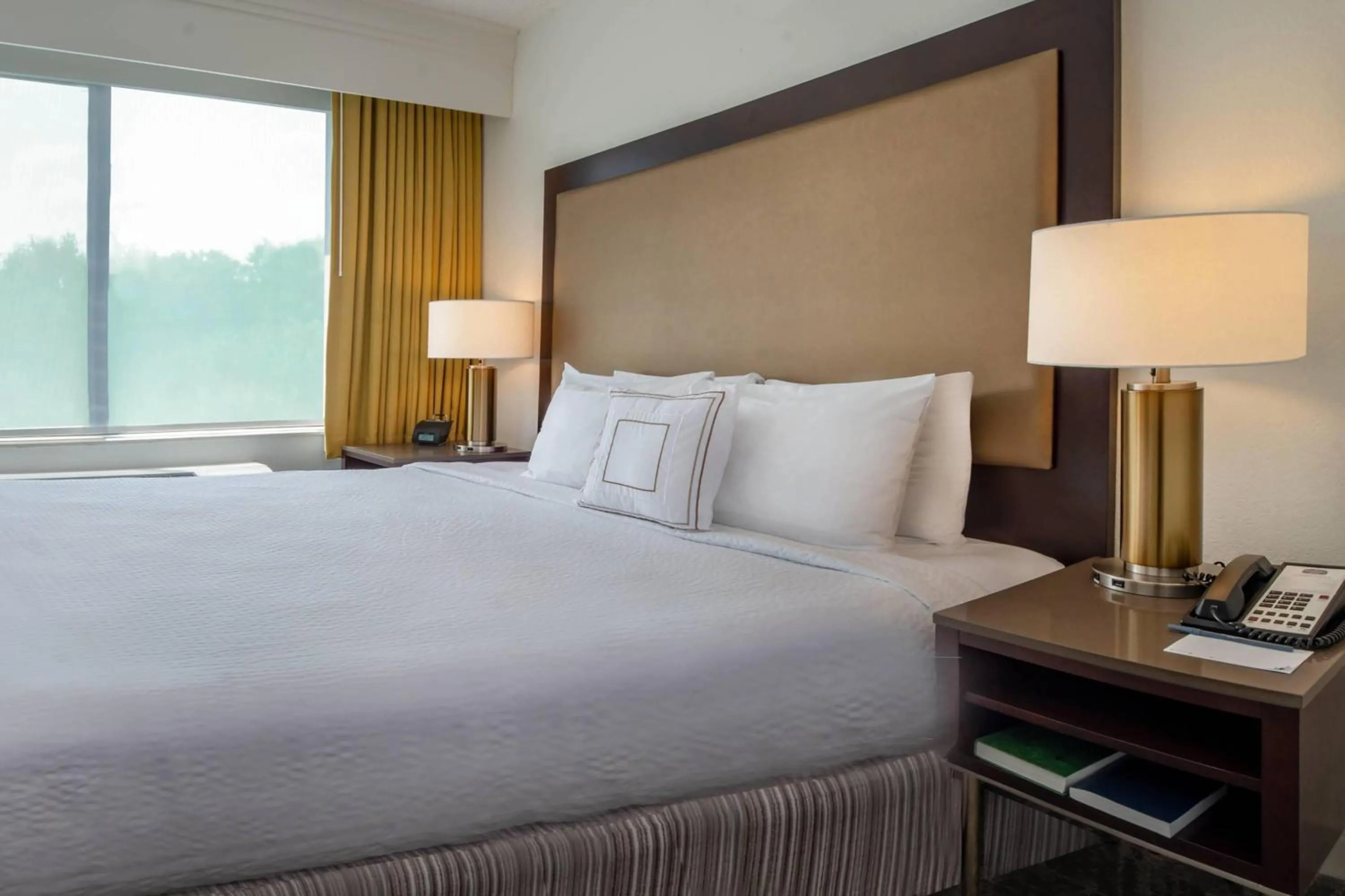 Photo of the whole room, Bed in SpringHill Suites Centreville Chantilly