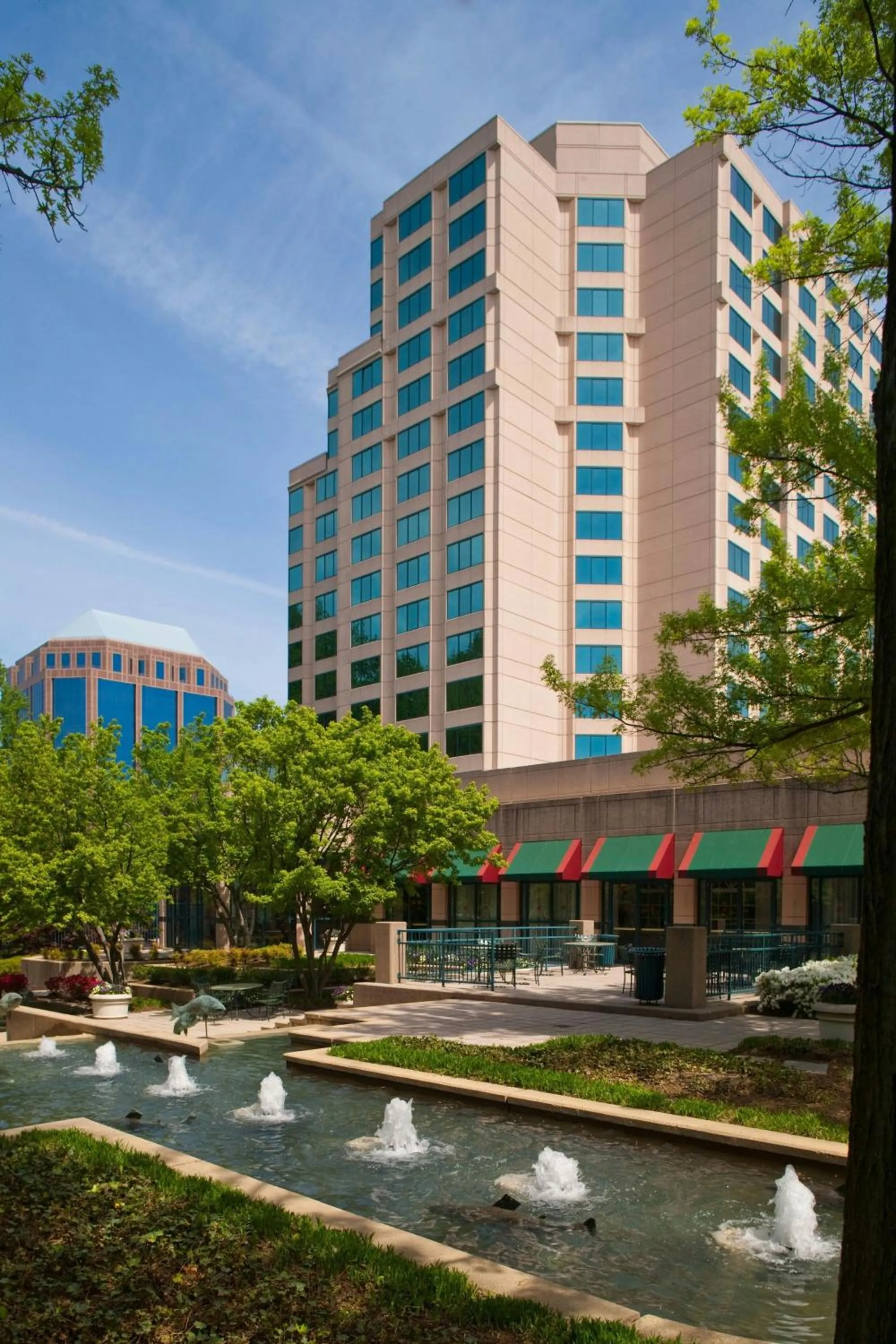 Restaurant/places to eat in Falls Church Marriott Fairview Park