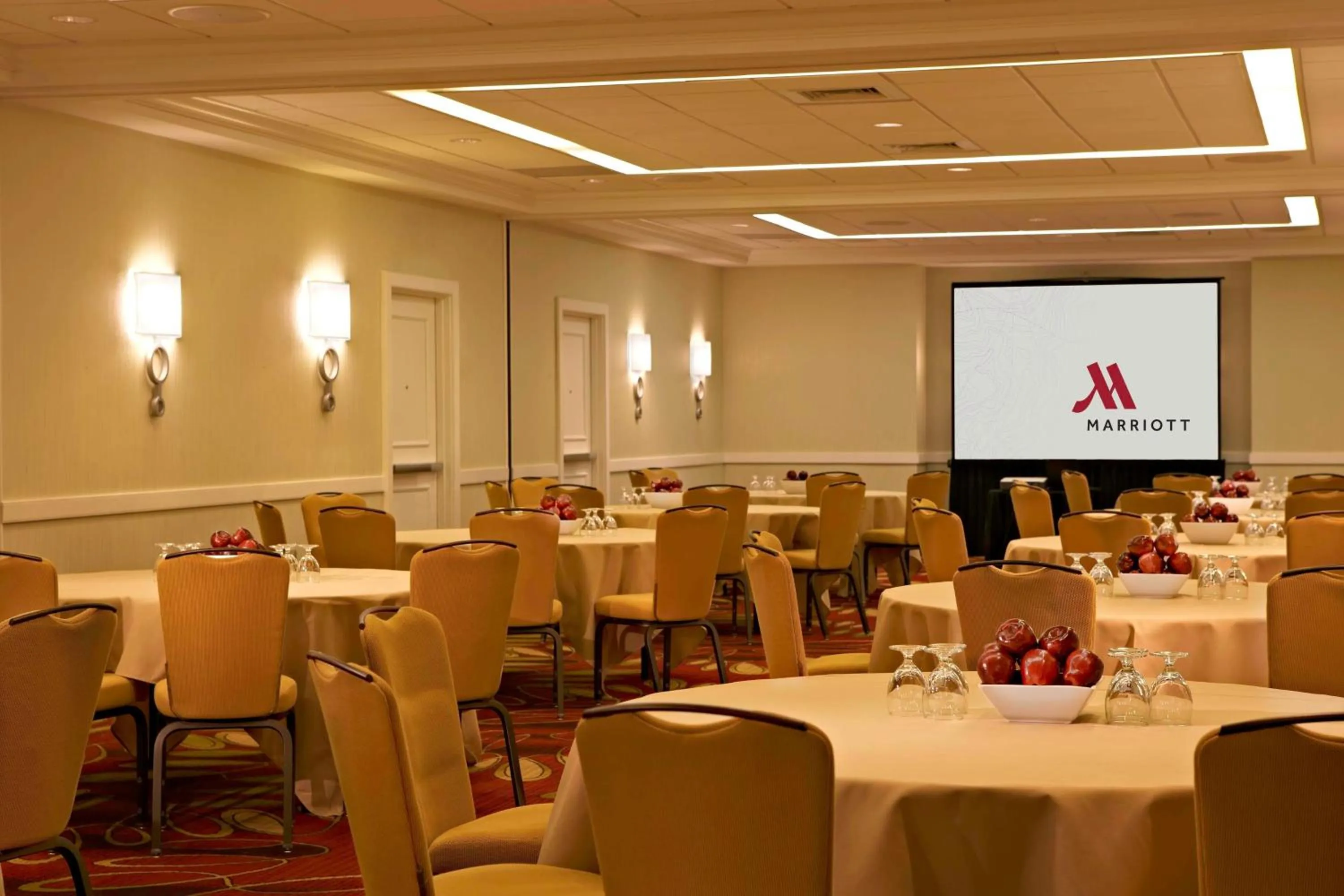 Meeting/conference room in Falls Church Marriott Fairview Park
