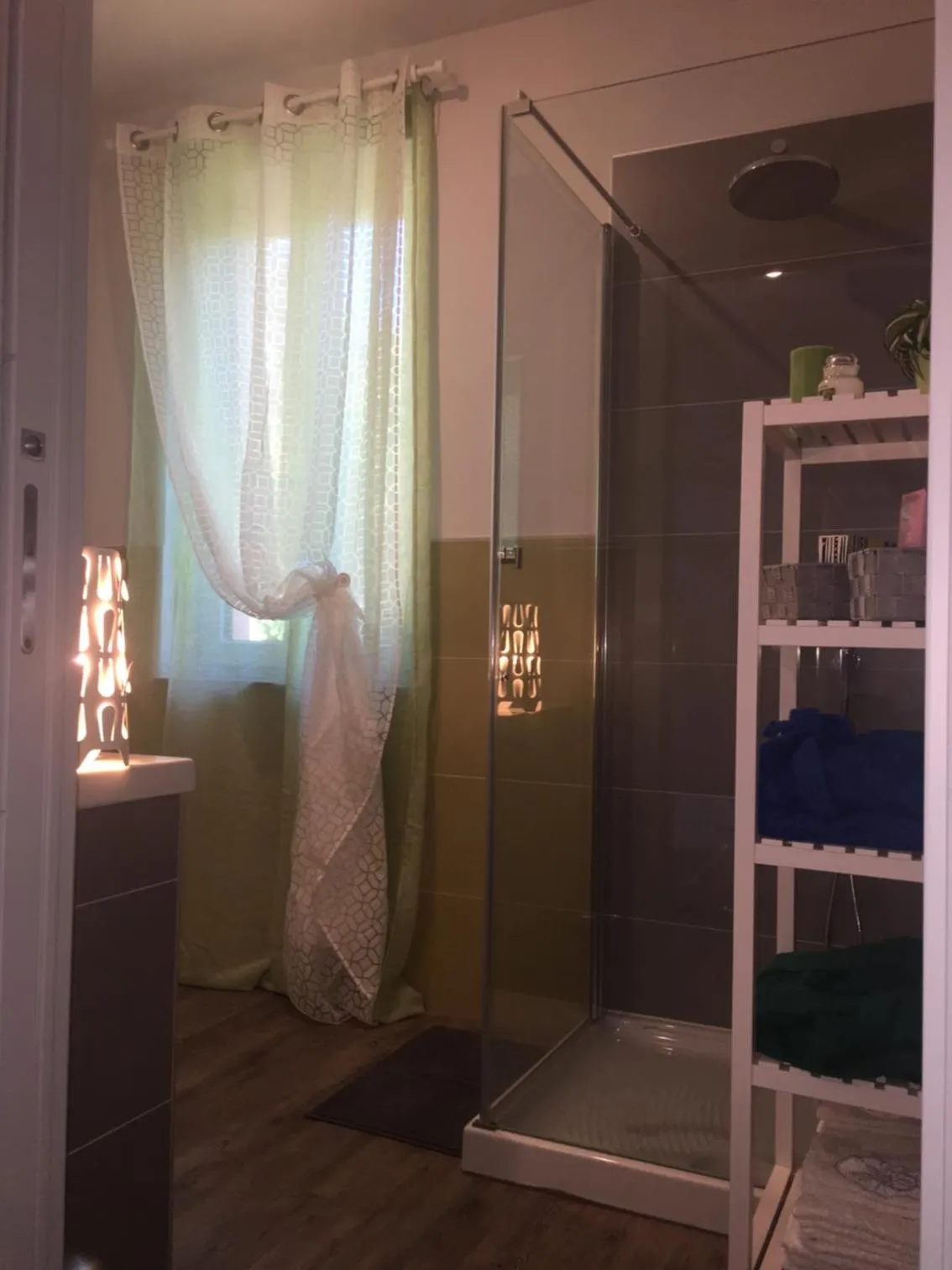 Shower, Bed in B&B ARCOBALENO