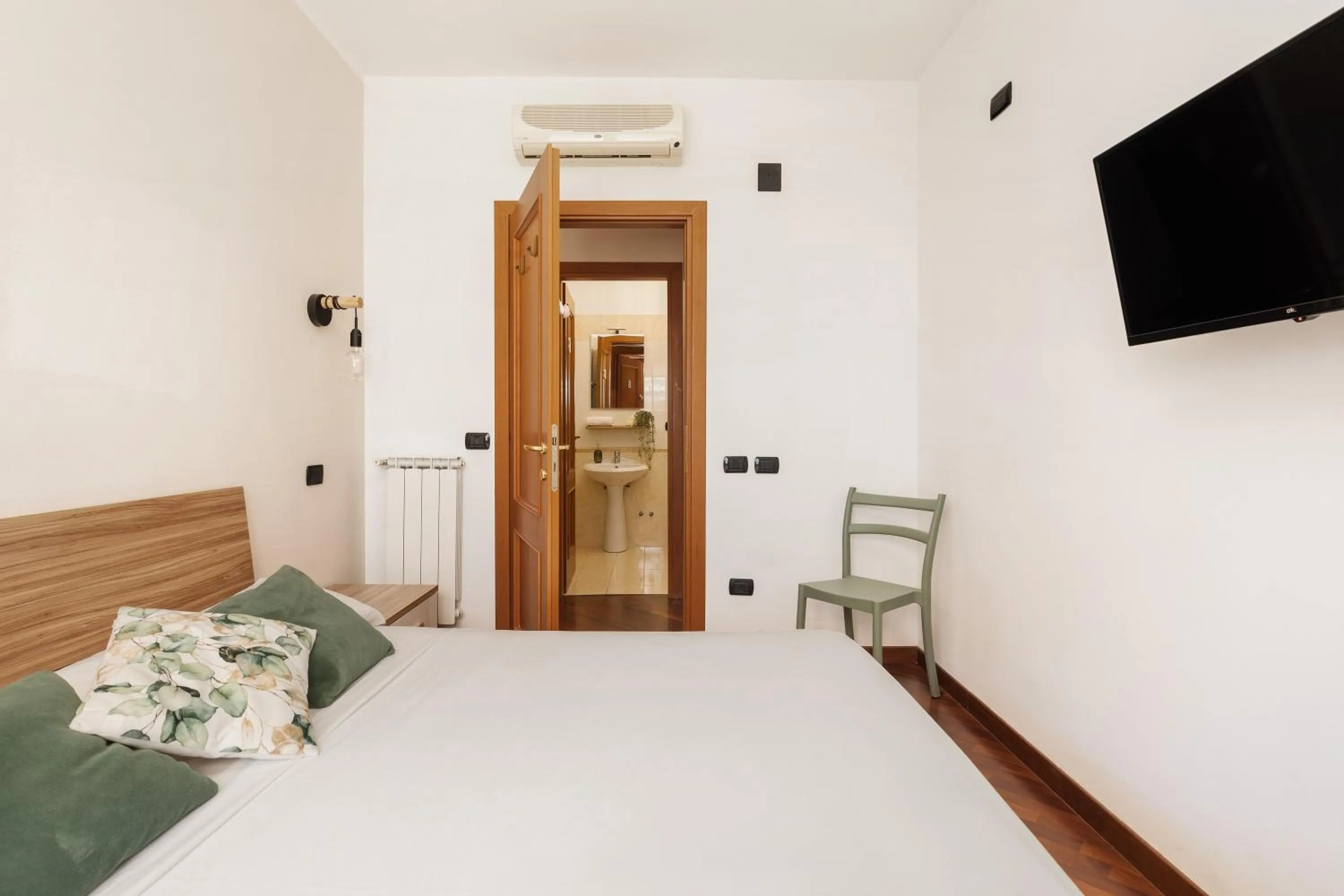 Bedroom, Bed in Giramondo LuxeFierairport