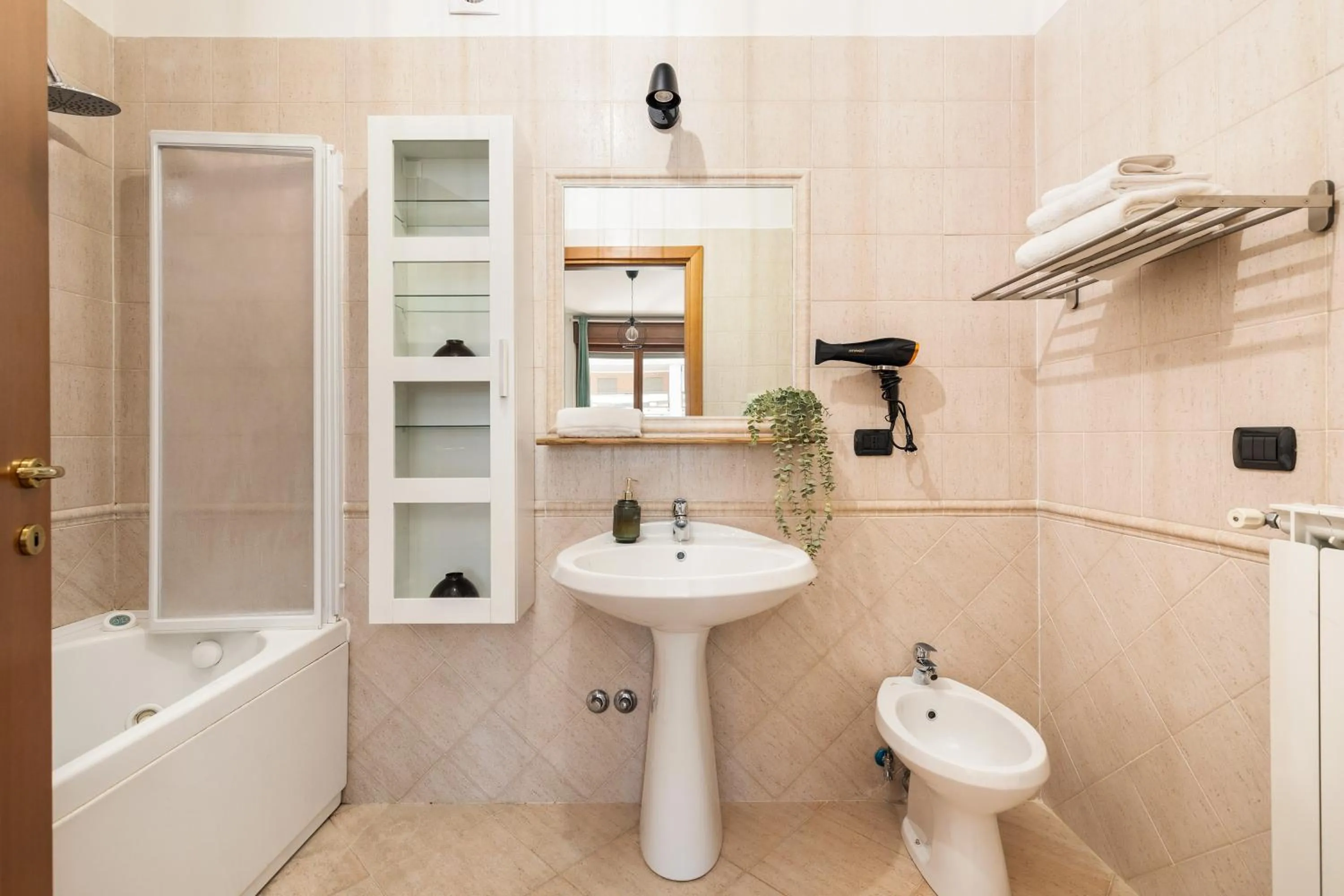 Bathroom in Giramondo LuxeFierairport