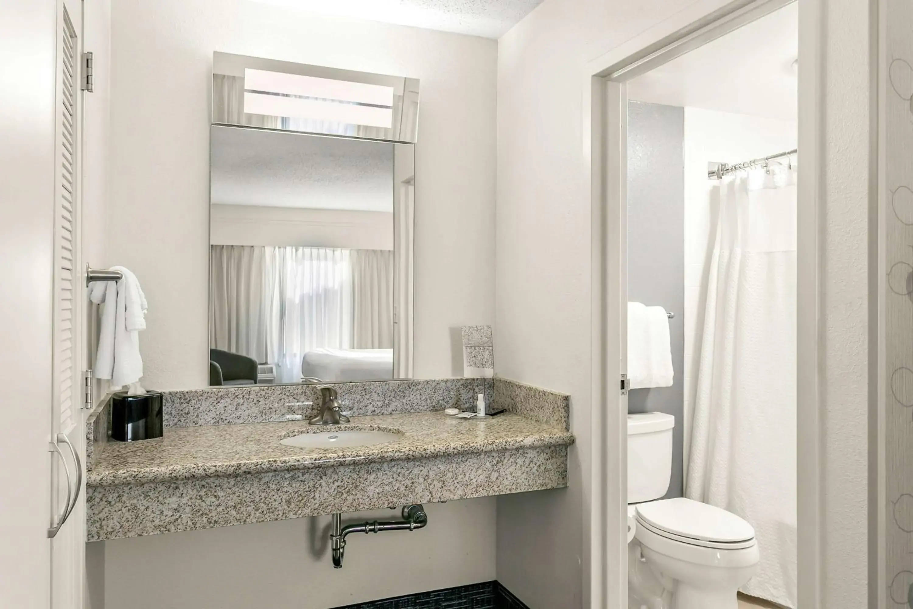 Bathroom in Sonesta Select Greenbelt College Park Bathroom in Sonesta Select Greenbelt College Park