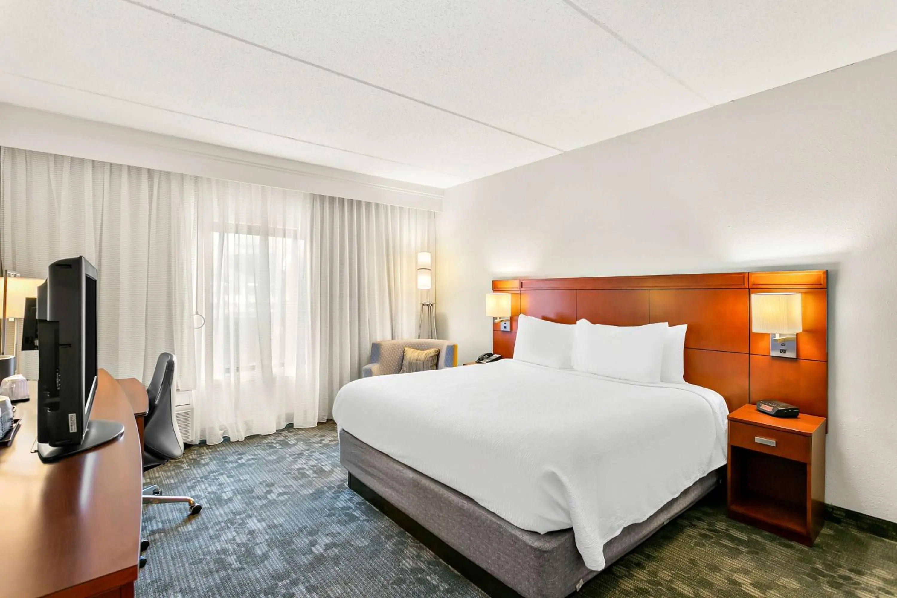 Bedroom, Bed in Sonesta Select Greenbelt College Park