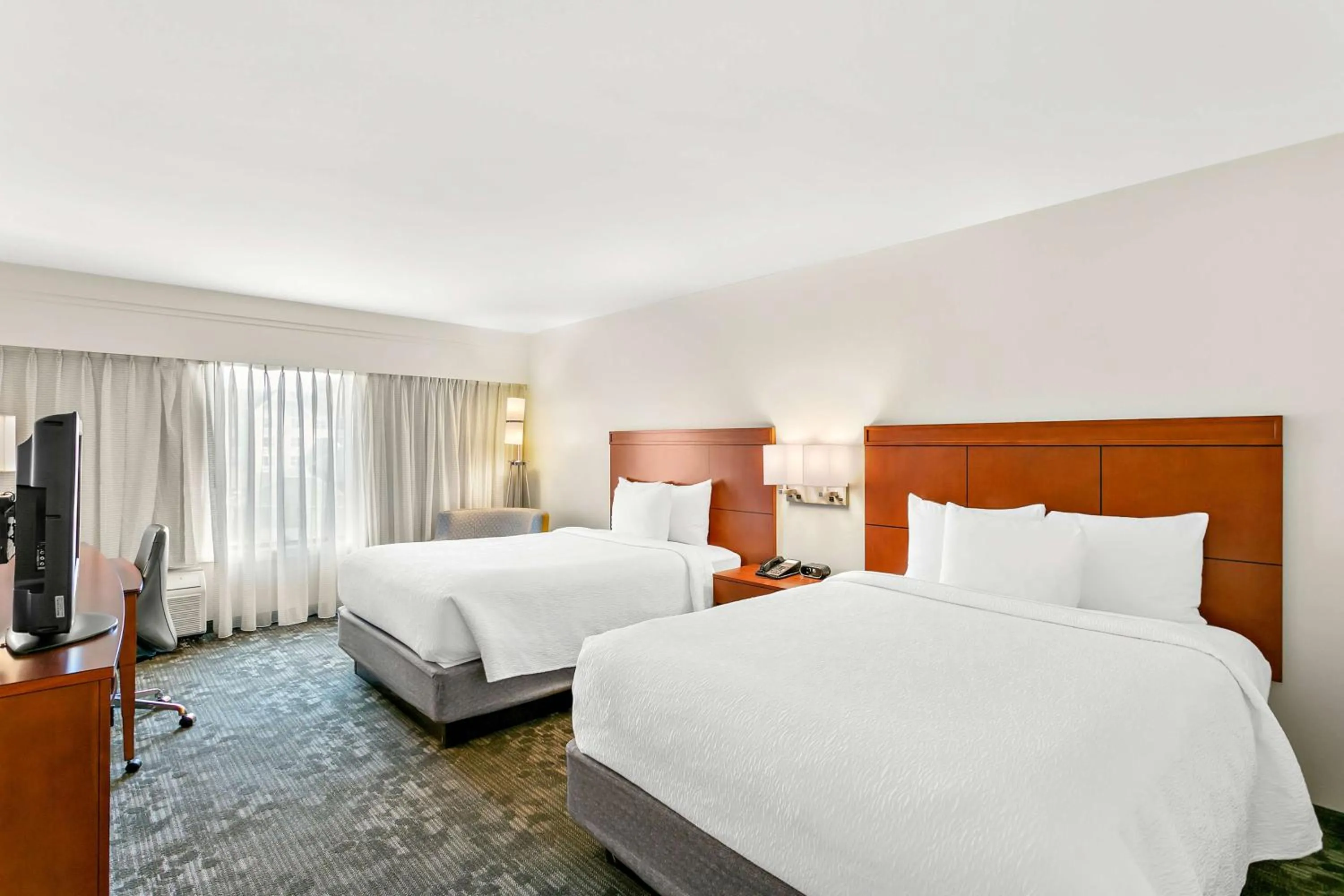 Bedroom, Bed in Sonesta Select Greenbelt College Park