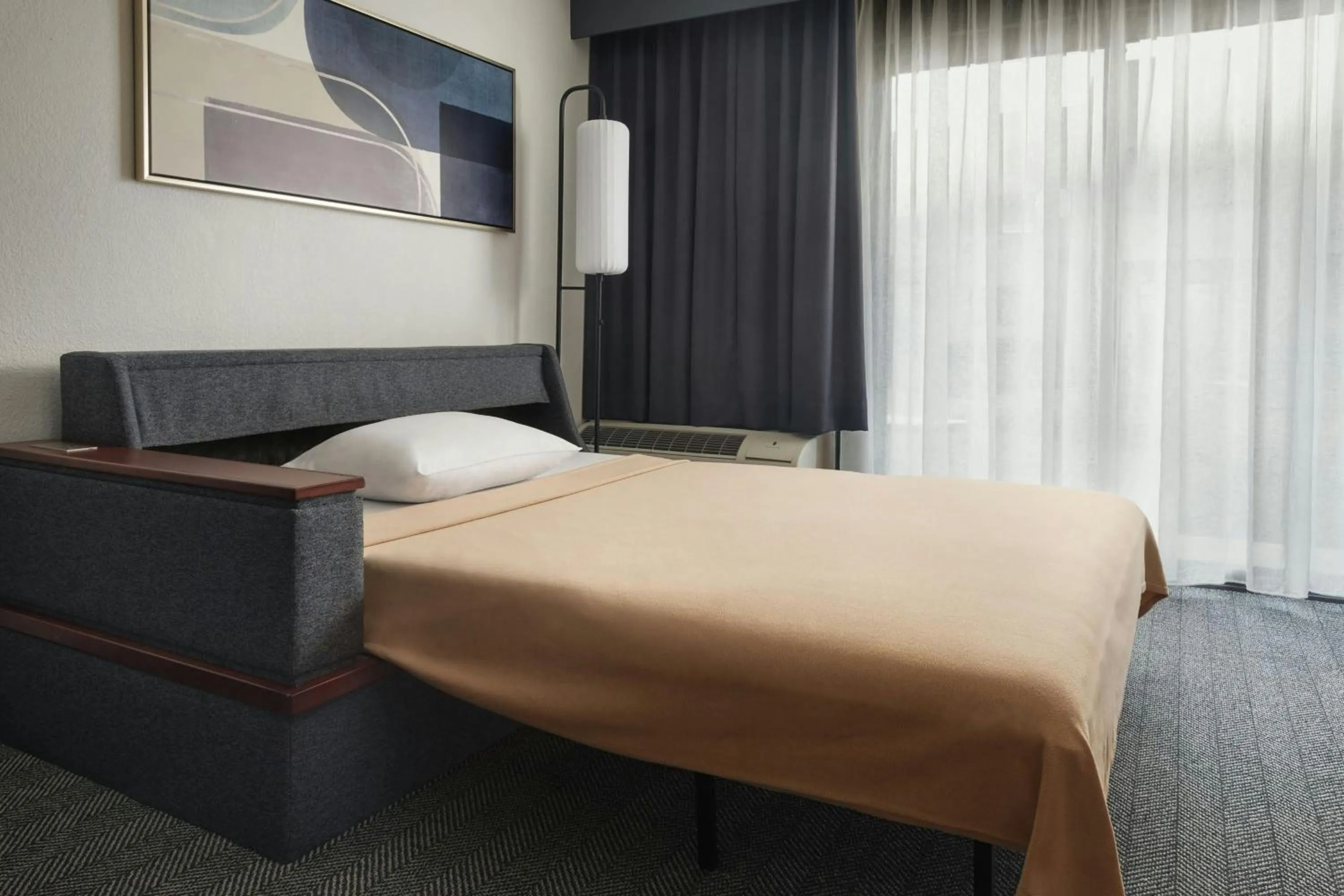 Photo of the whole room, Bed in Courtyard by Marriott New Carrollton Landover