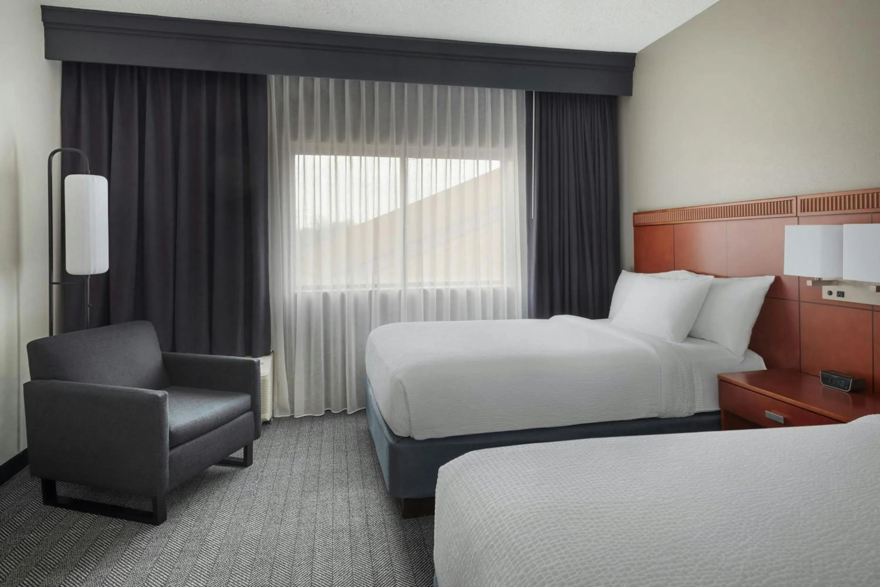 Bedroom, Bed in Courtyard by Marriott New Carrollton Landover