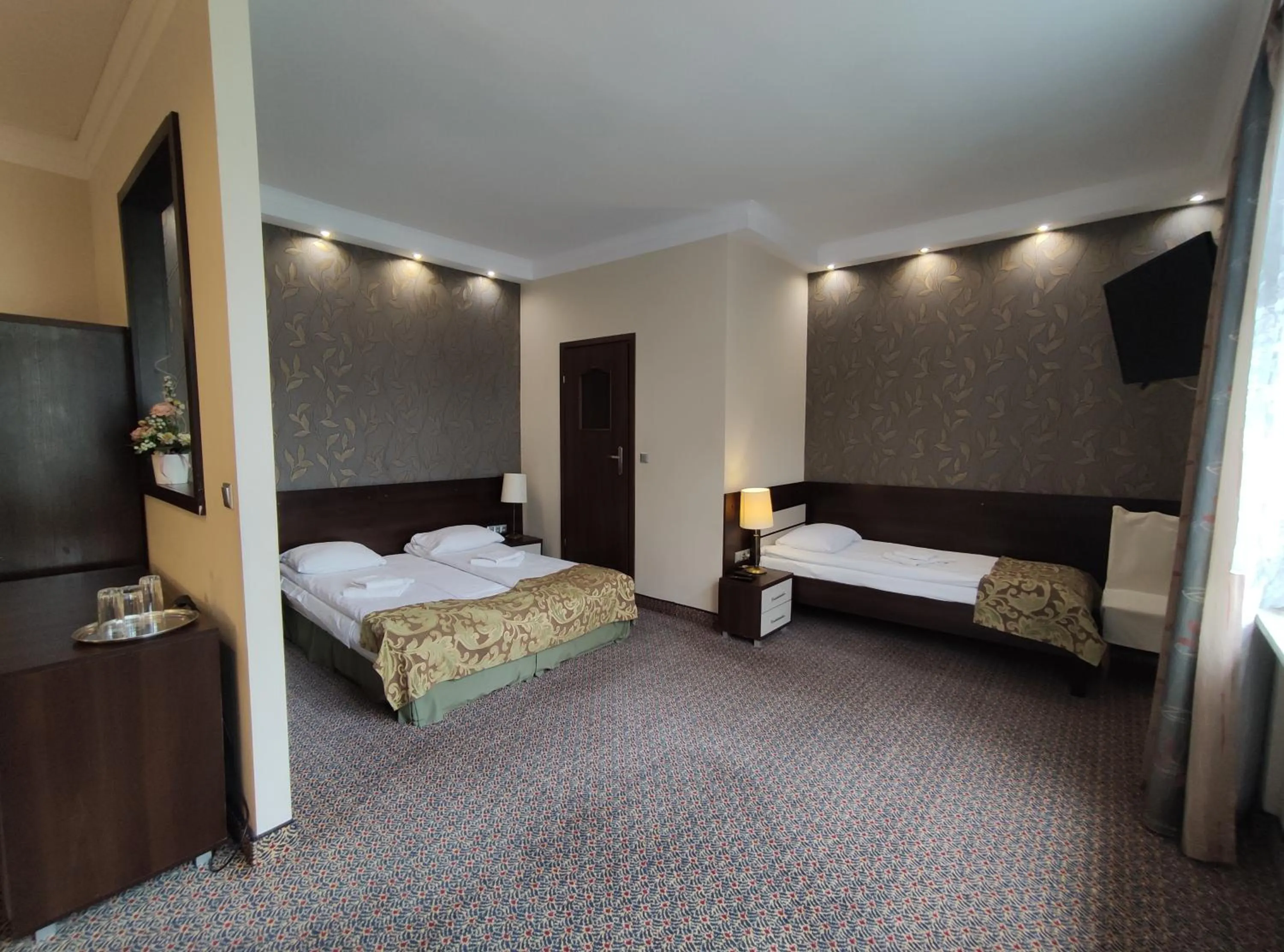 TV and multimedia, Bed in Hotel Atena